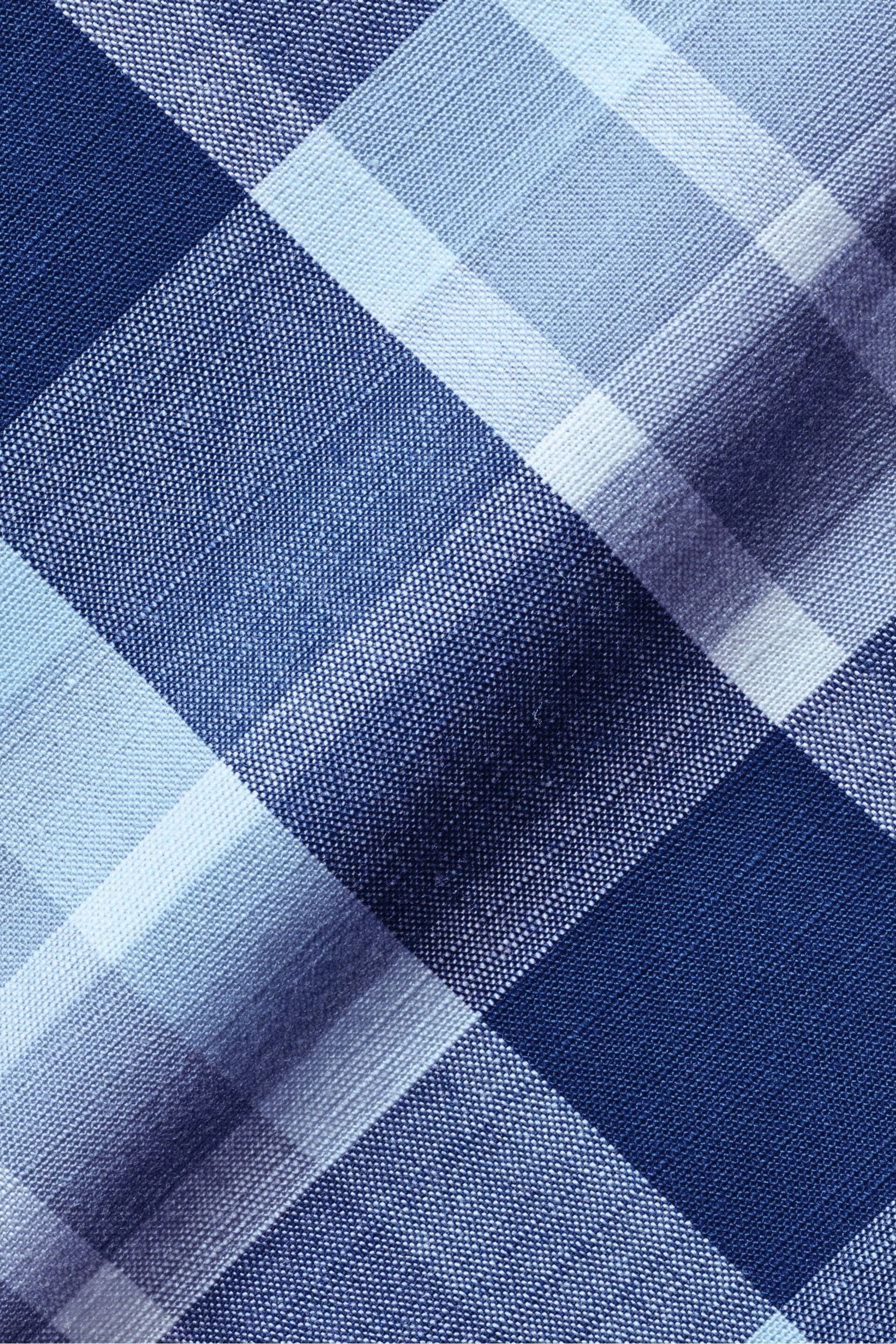 Charles Tyrwhitt Blue Check Short Sleeve Noniron Stretch Poplin Slub Shirt - Image 4 of 5