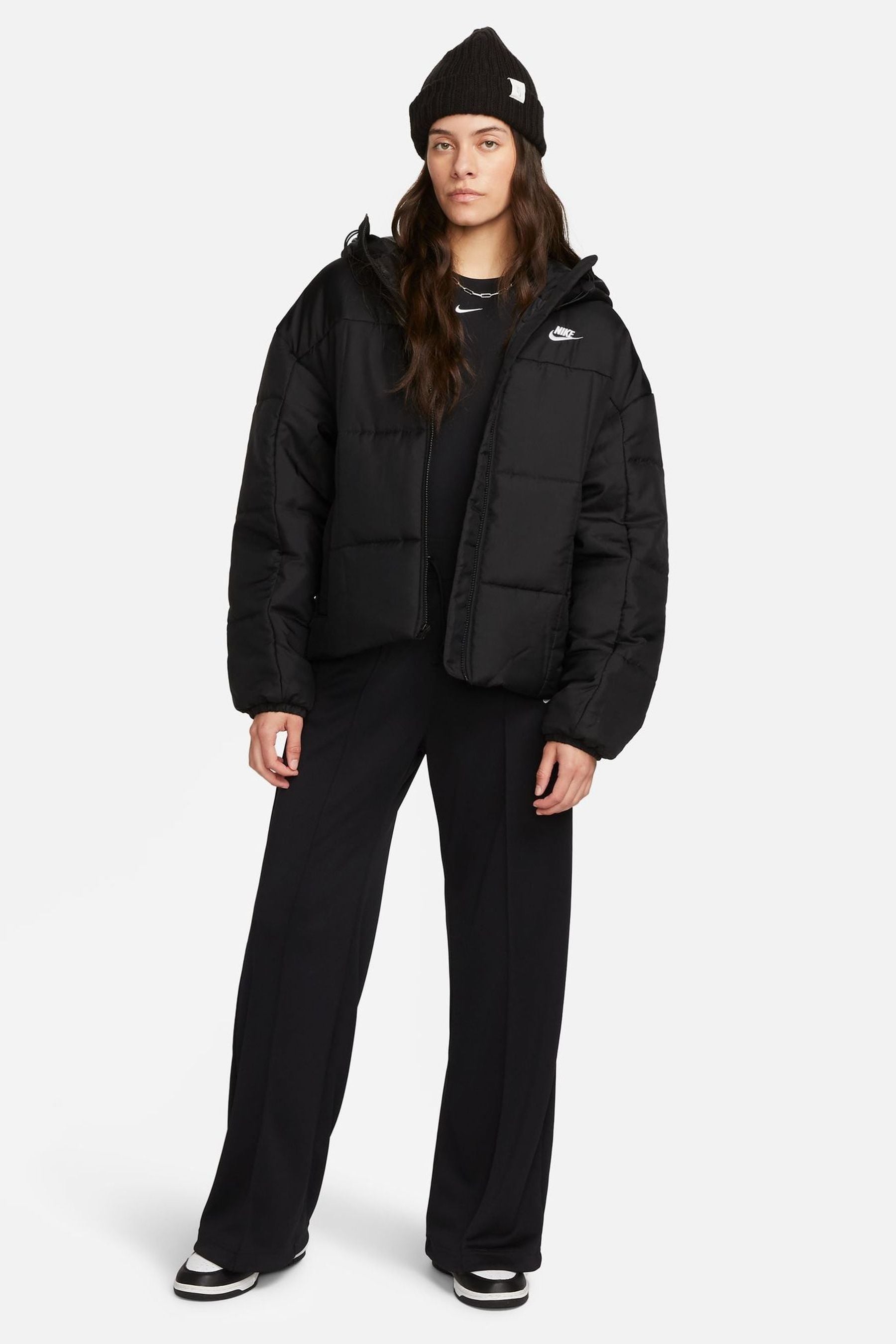 Women's nike black puffer jacket clearance