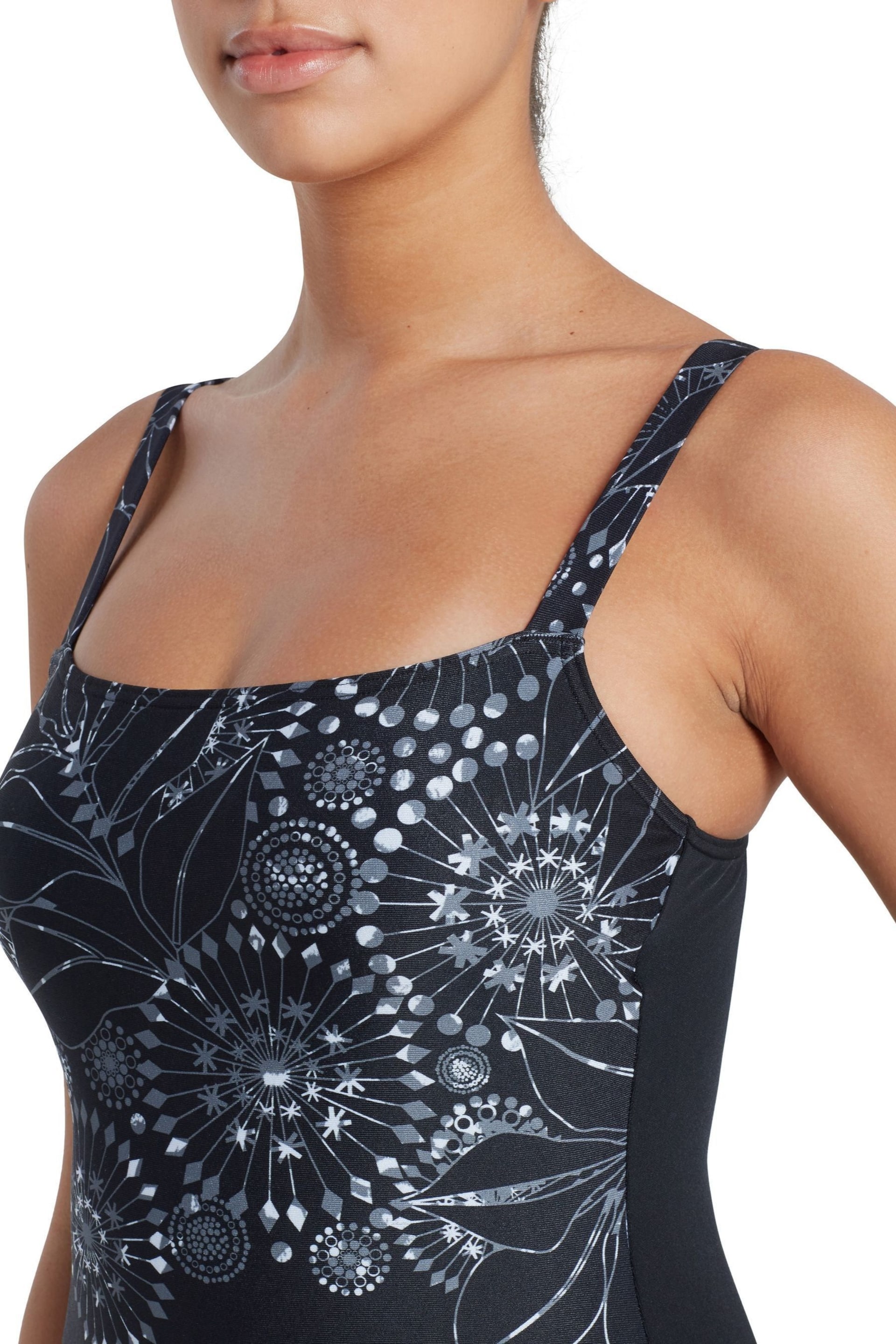 Zoggs Adjustable Classicback One Piece Swimsuit with Foam Cup Support - Image 5 of 8