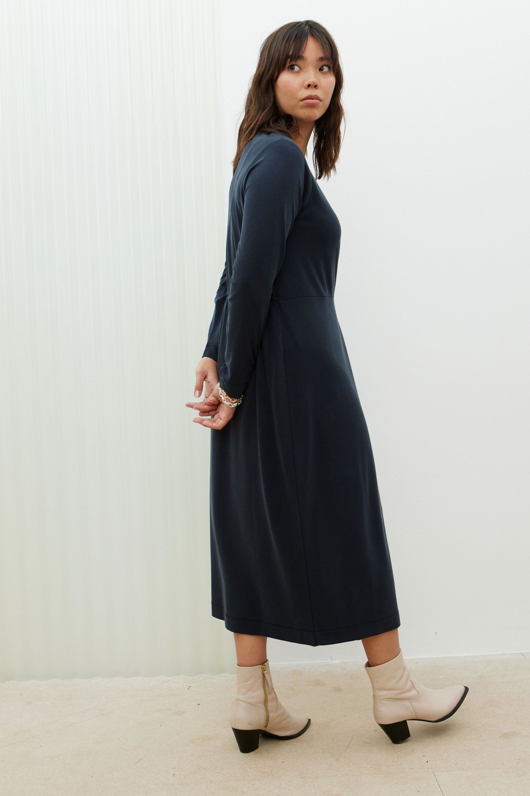 Oliver bonas grey dress 2025