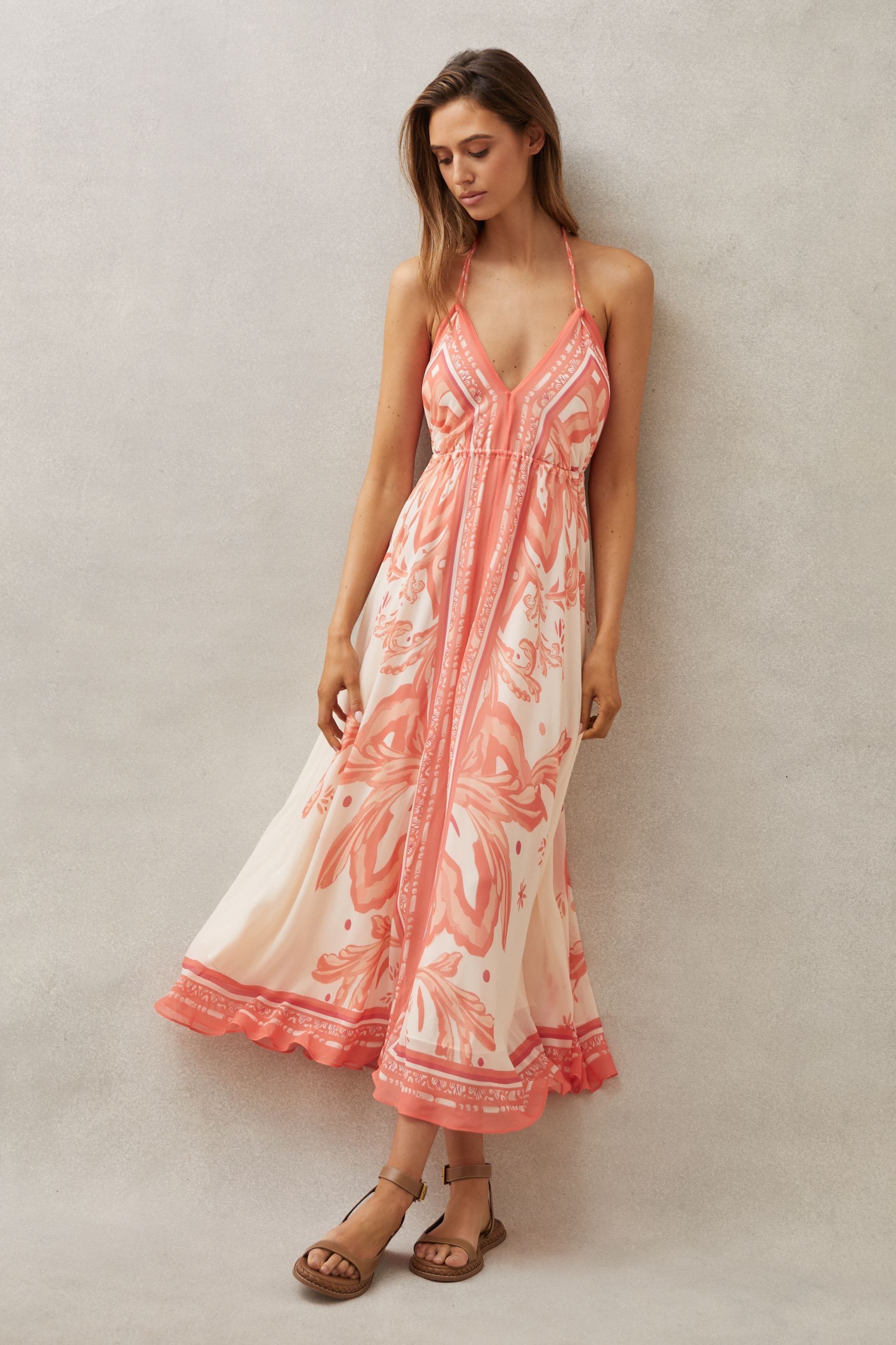 Buy Reiss Coral Delilah Petite Printed Ruched Waist Midi Dress from Next Spain