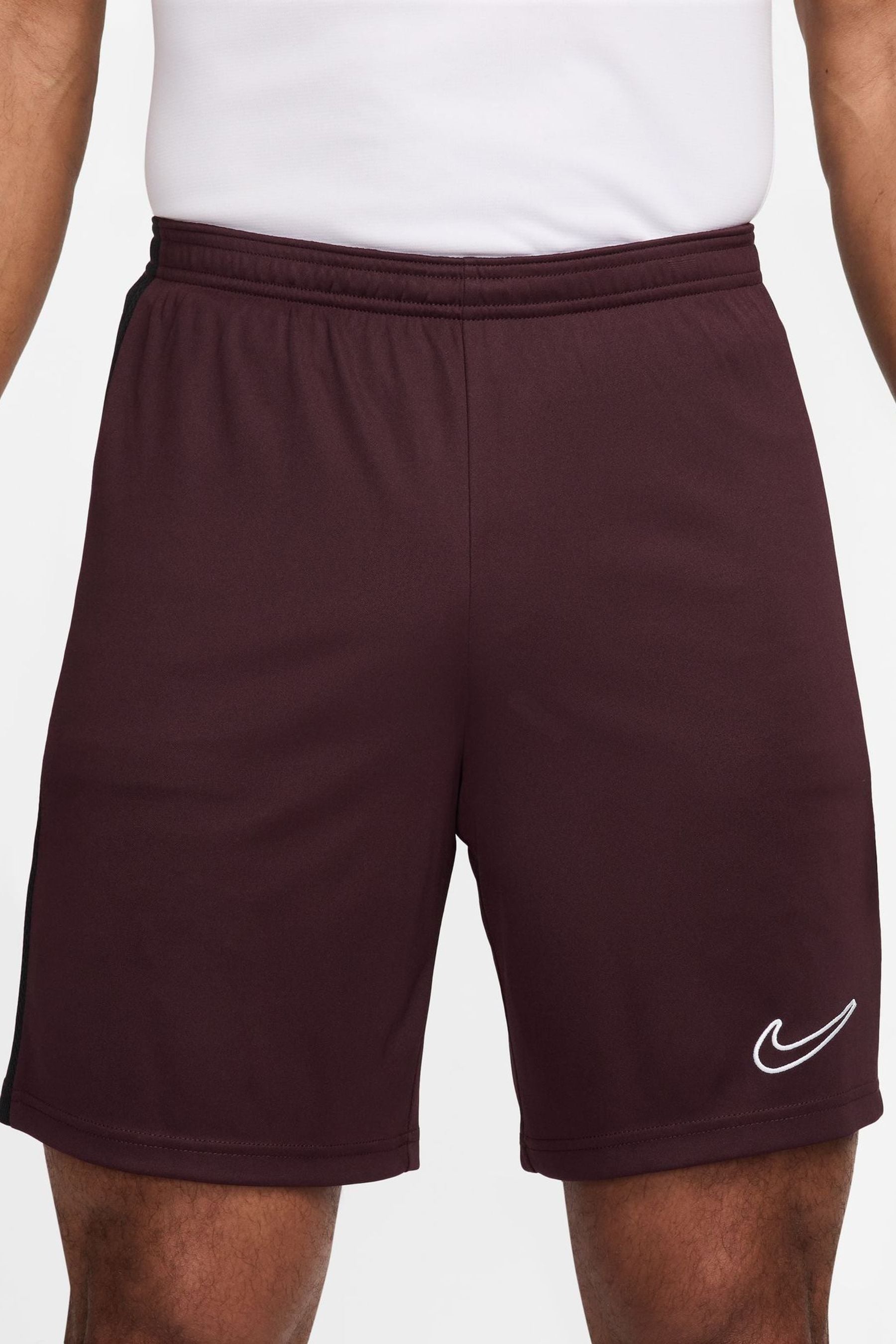 Burgundy nike shorts store