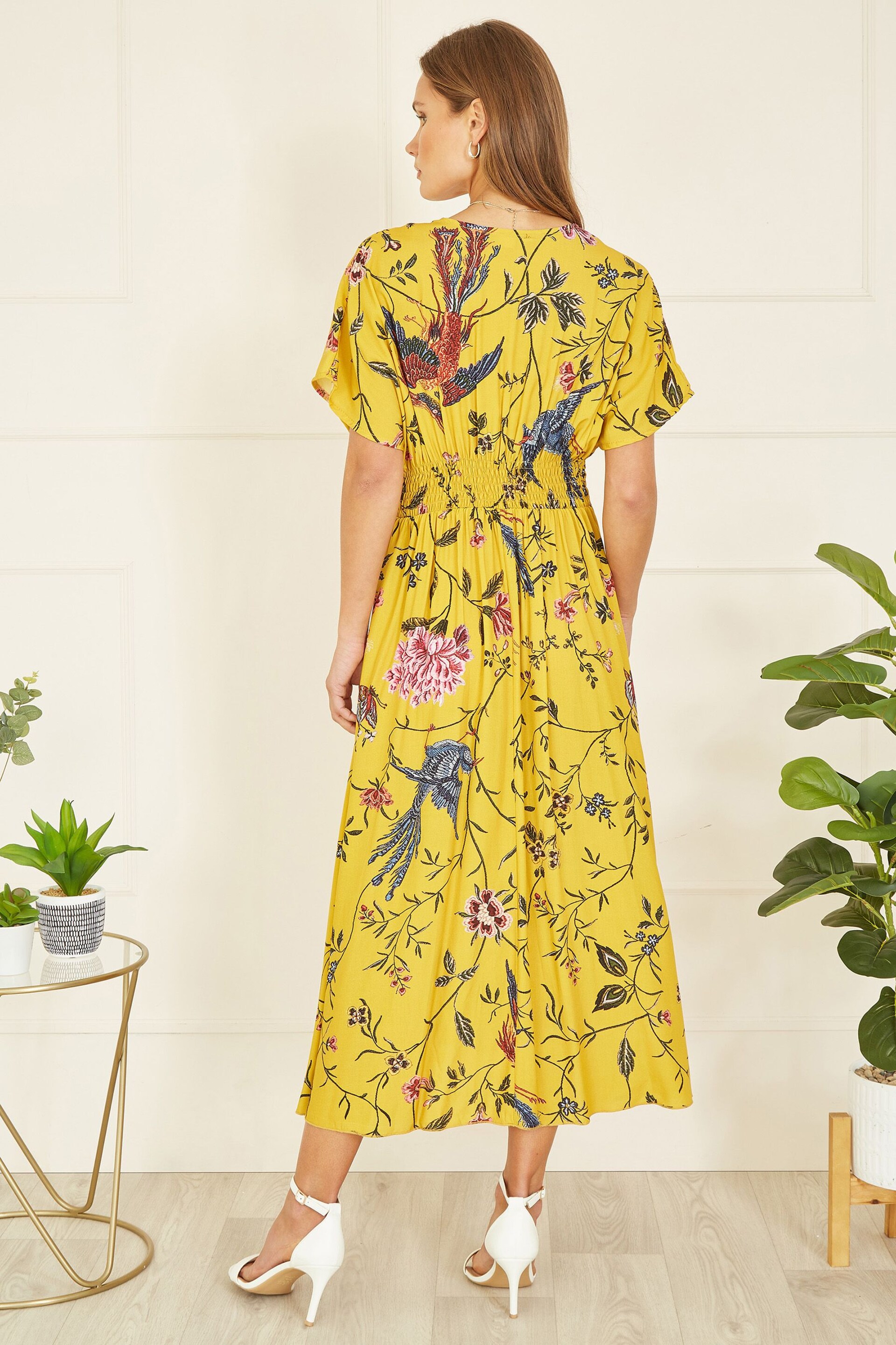 Yumi Yellow Viscose Bird And Floral Print Ruched Waist Midi Dress - Image 4 of 5