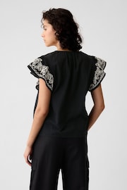 Gap Black Crinkle Gauze Embroidered Cropped Shirt - Image 2 of 5