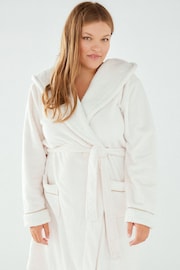 Chelsea Peers White Curve Fluffy Hooded Robe Dressing Gown - Image 7 of 8