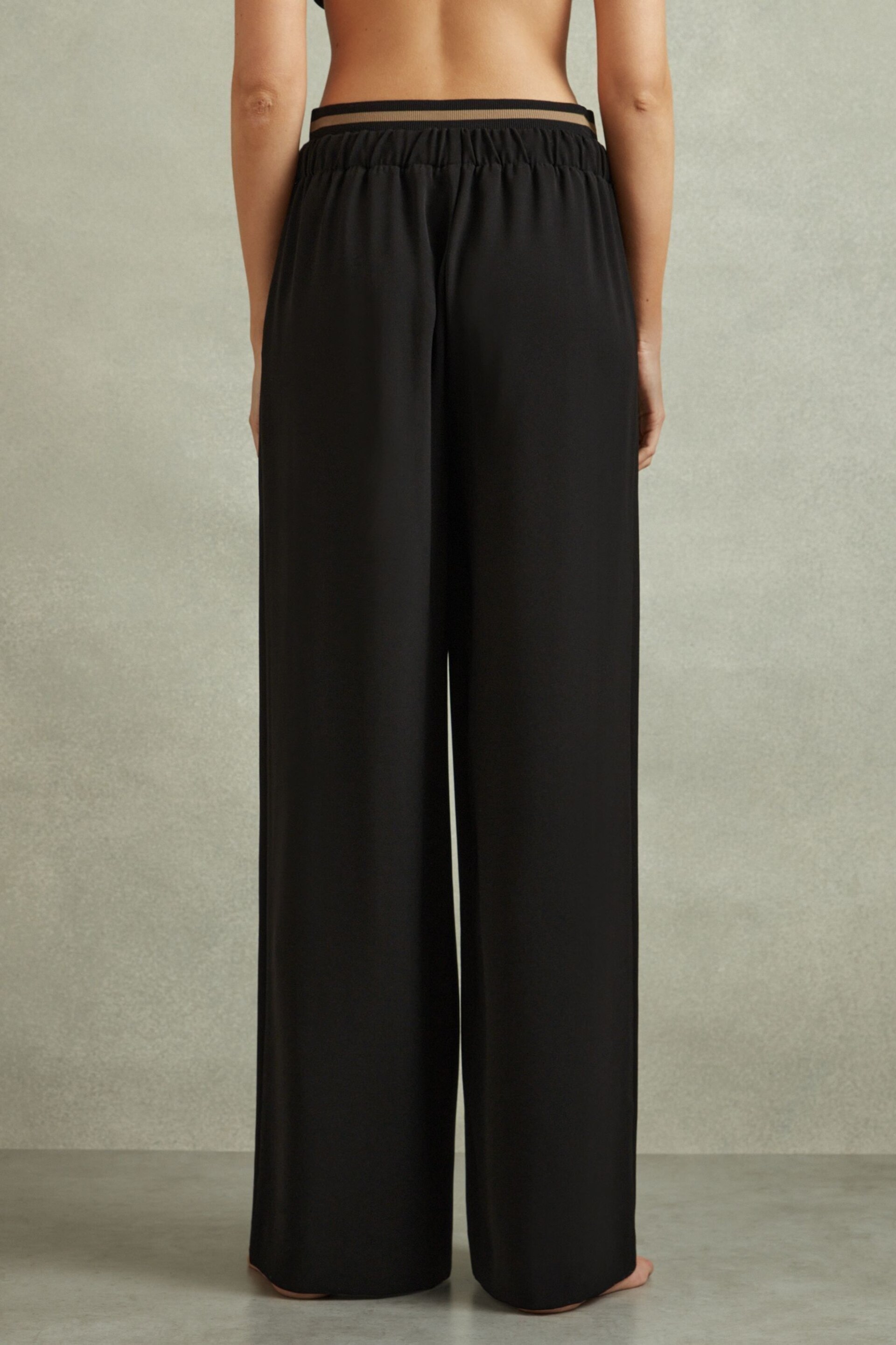 Reiss Black Fleur Petite Waistband Detail Wide Leg Trousers - Image 3 of 7