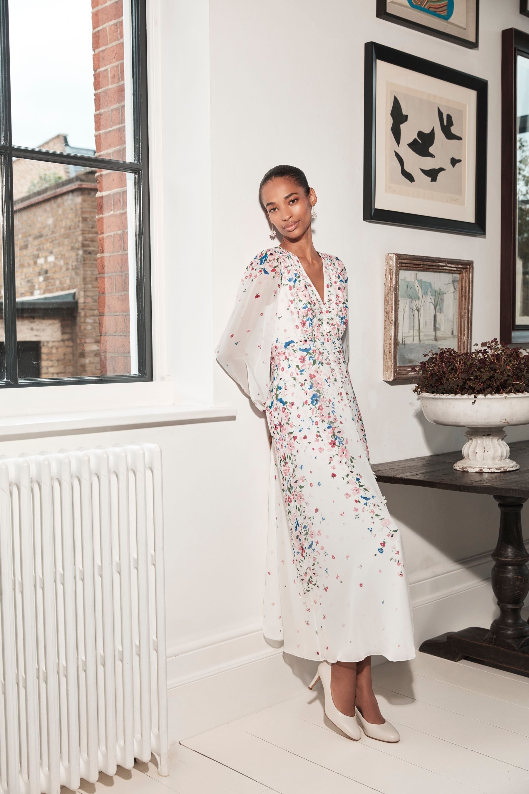 Hobbs white dress store
