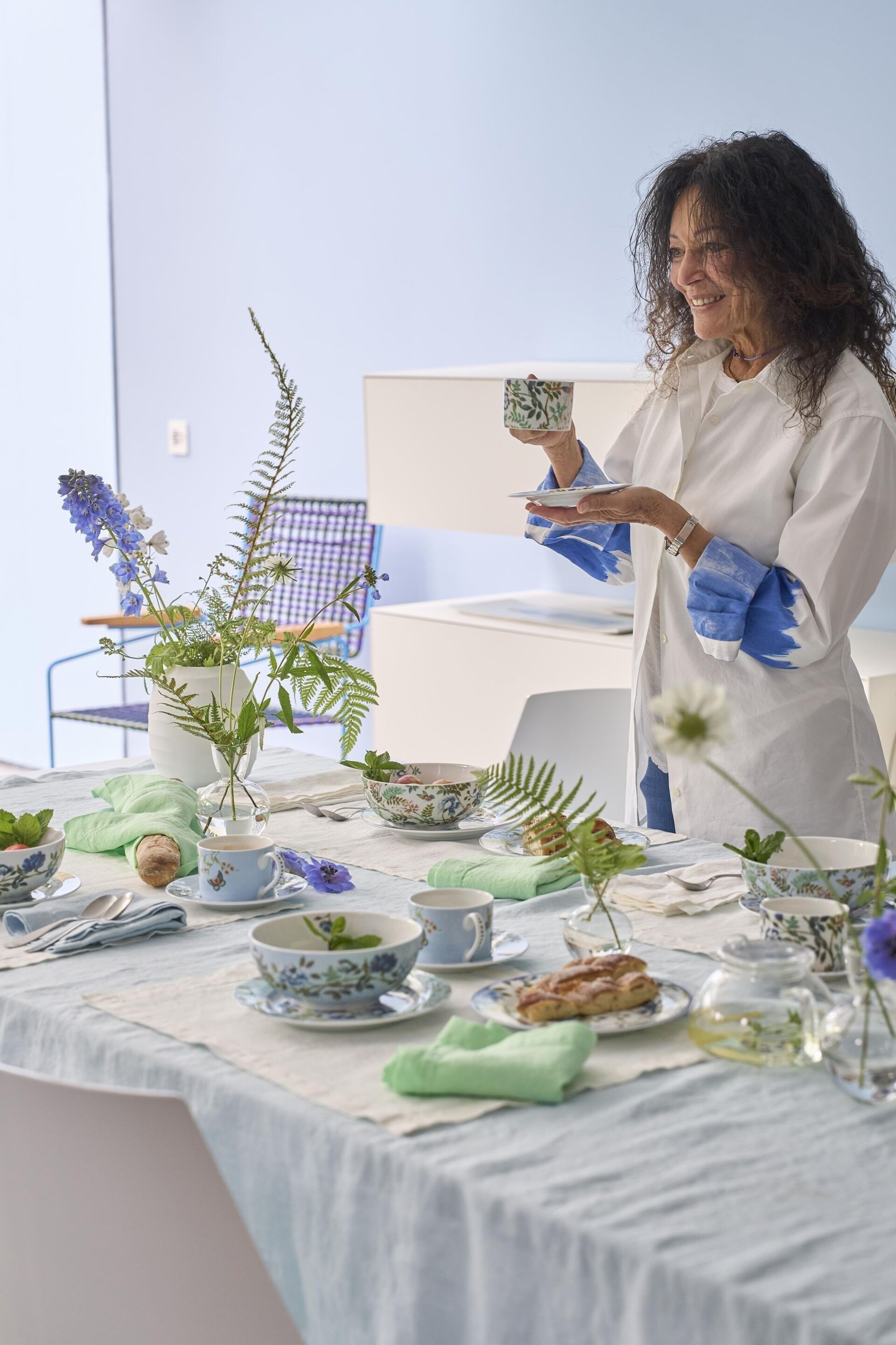 Designers Guild Porcelaine De Chine Tea Cups and Saucers Set Of 4 - Image 6 of 6