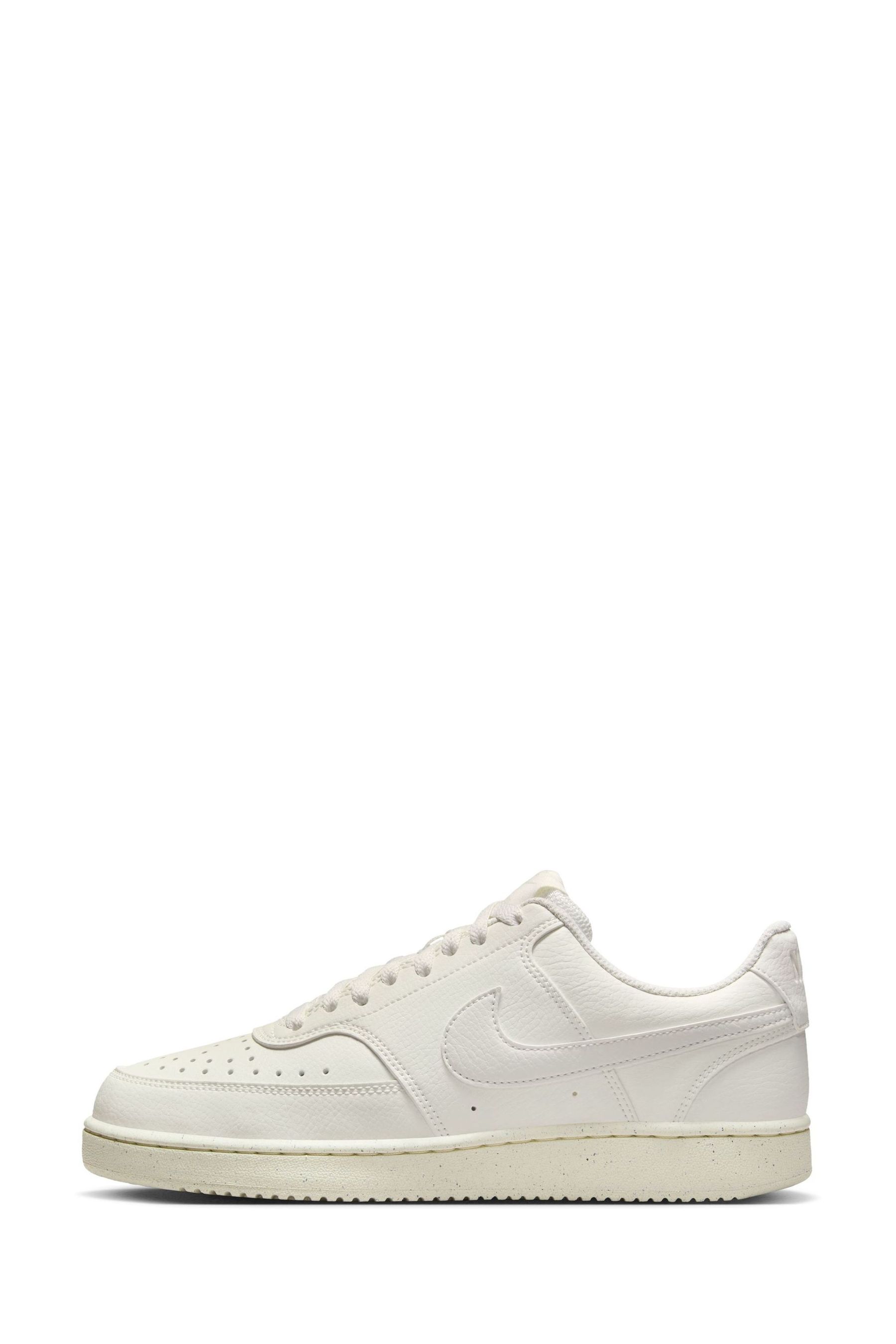 Cream nike trainers discount