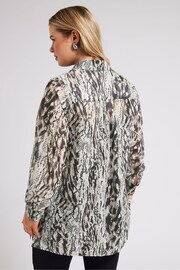 Yours Curve Cream London Floral Print Shirt - Image 4 of 5