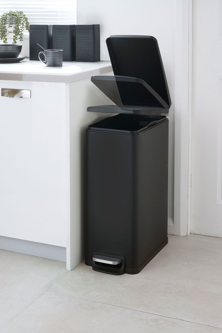 Black Slim Soft Close Pedal Bin 45 Litre - Image 2 of 5