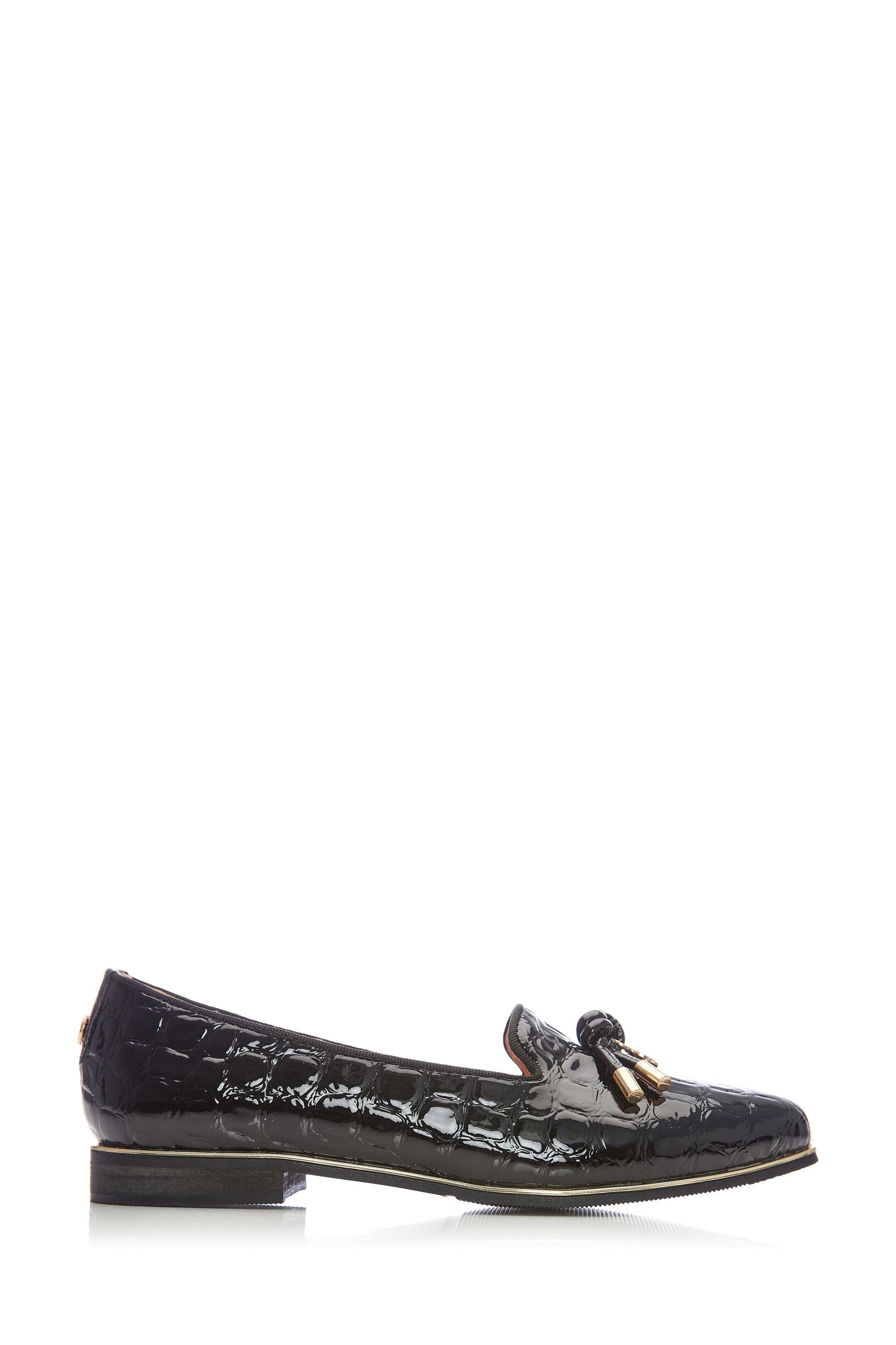 Pelle moda flats store