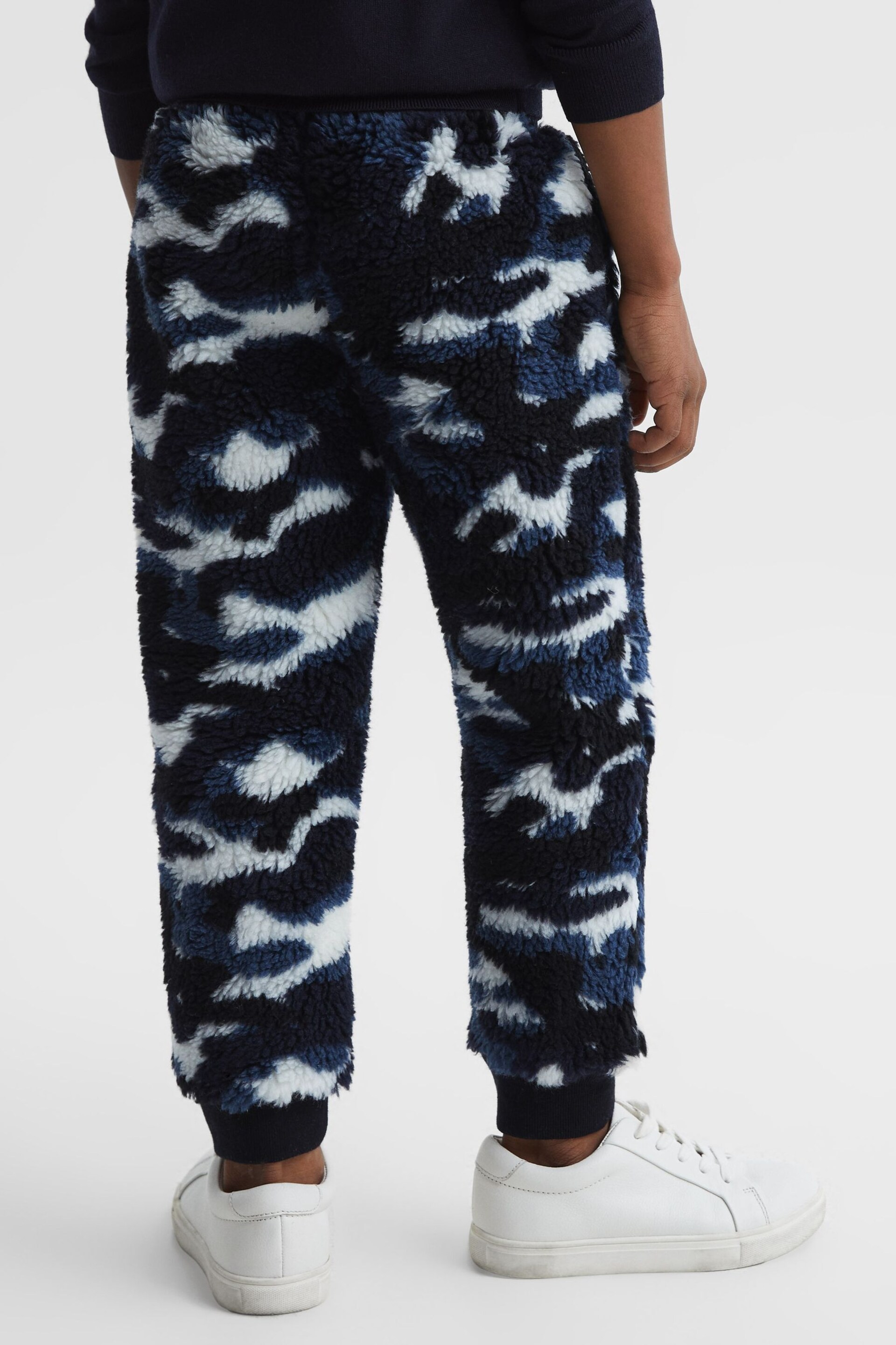 Reiss Blue Camo Deacon Junior Fleece Joggers - Image 5 of 7