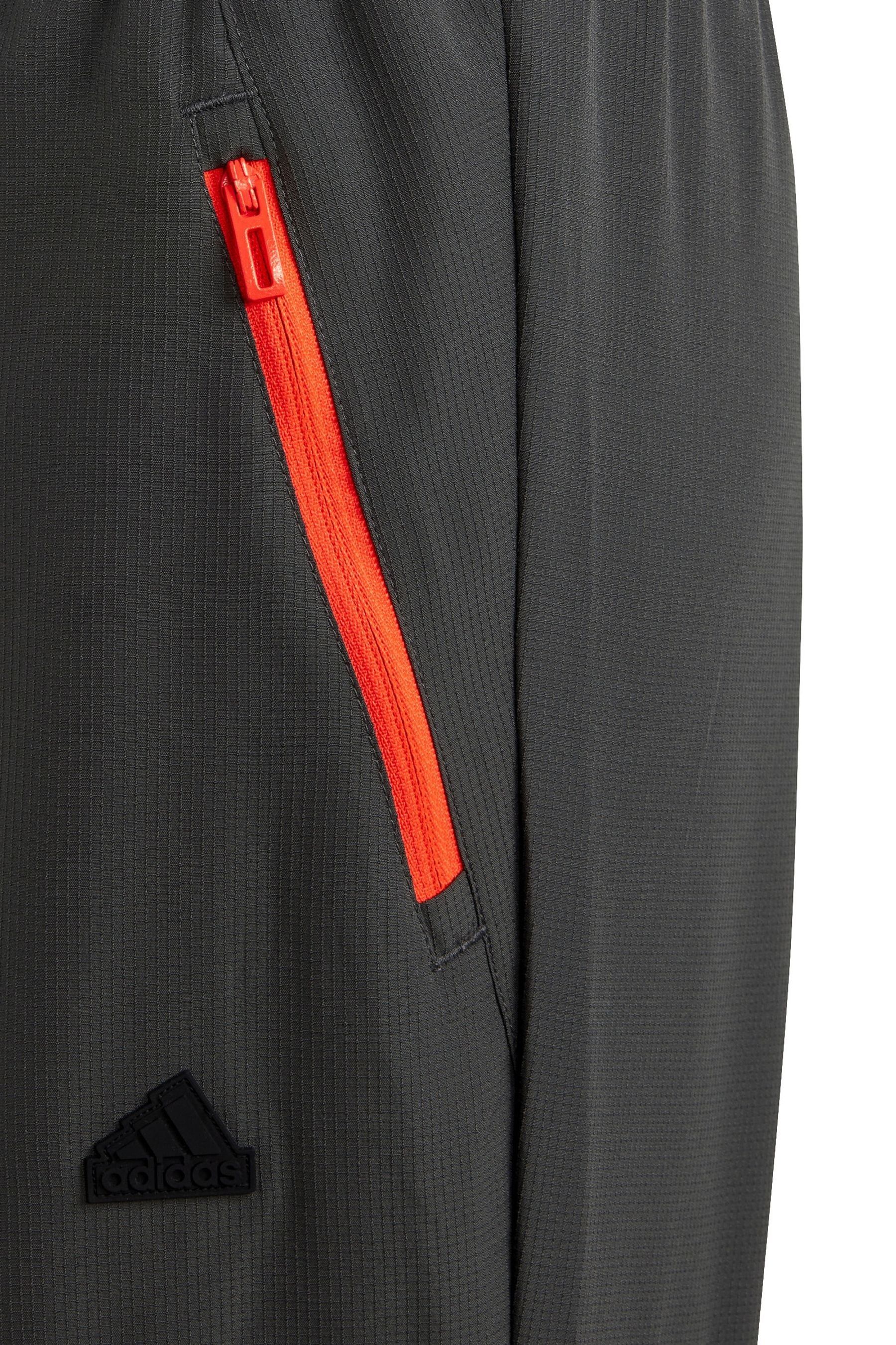 Adidas city woven joggers 2025