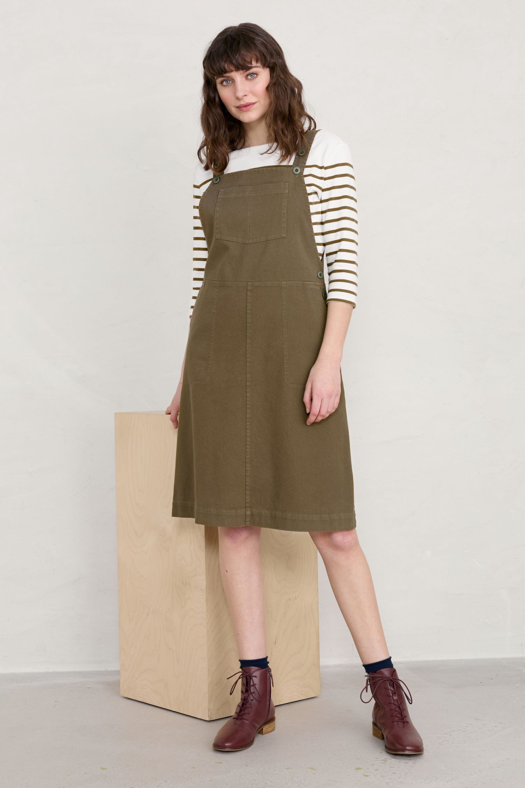 Green pinafore dress outlet