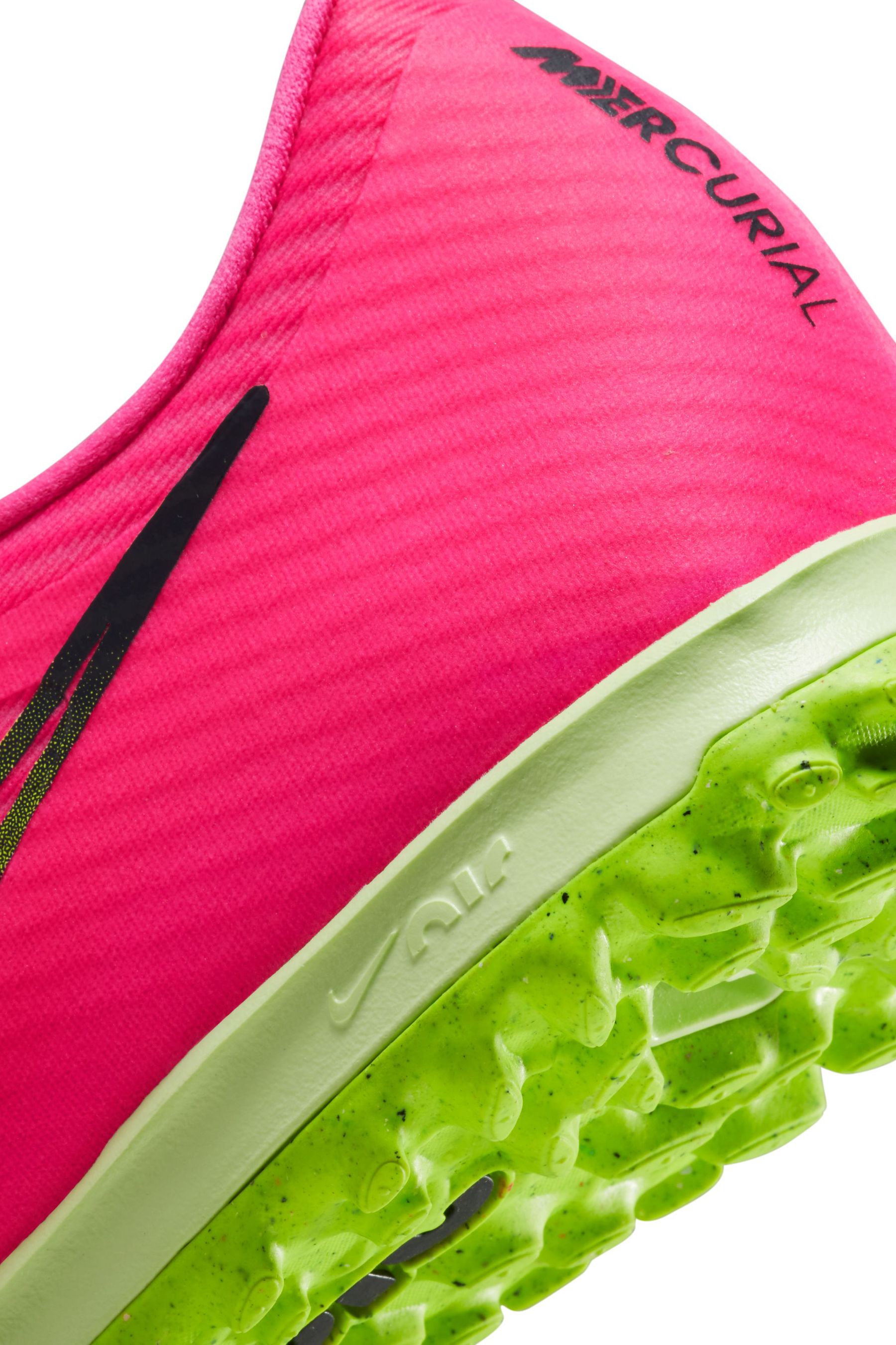 Nike turf red store