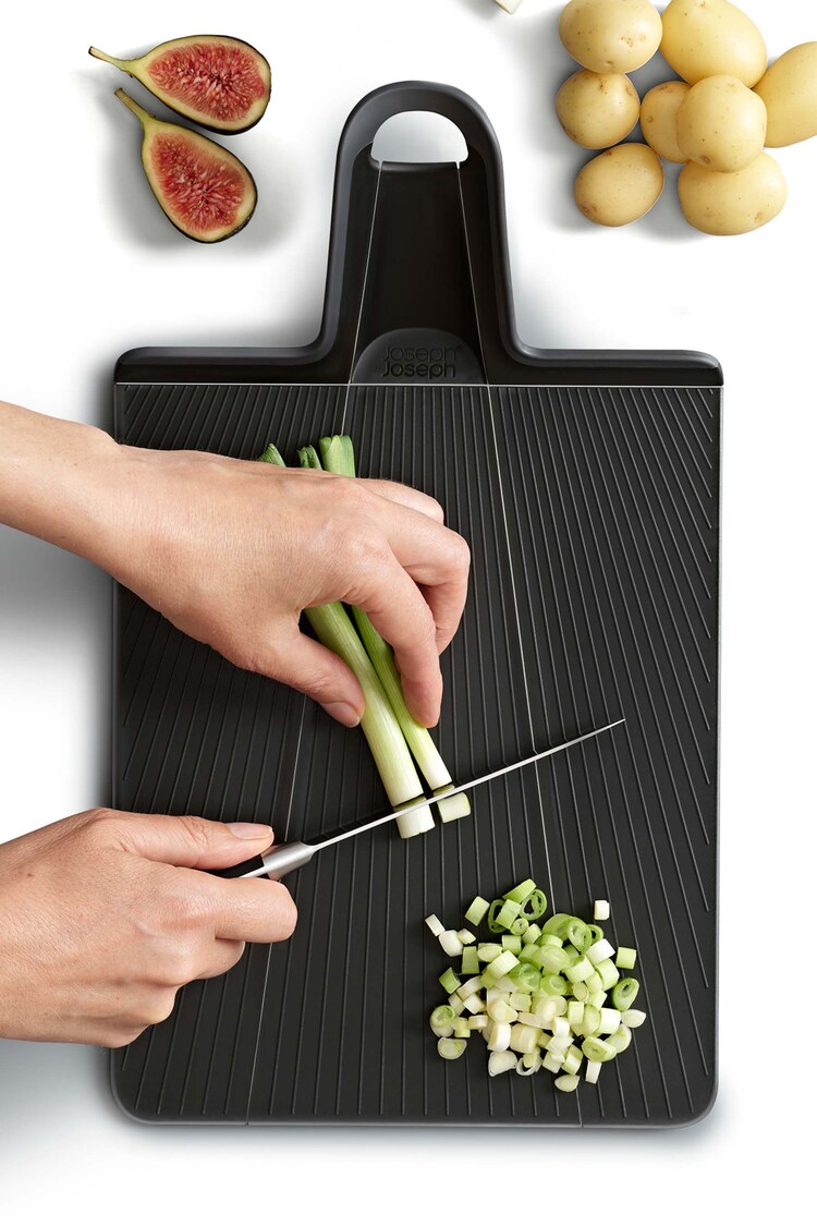 Joseph Joseph Black Chop2Pot Plus Folding Chopping Board (Large) - Image 2 of 4