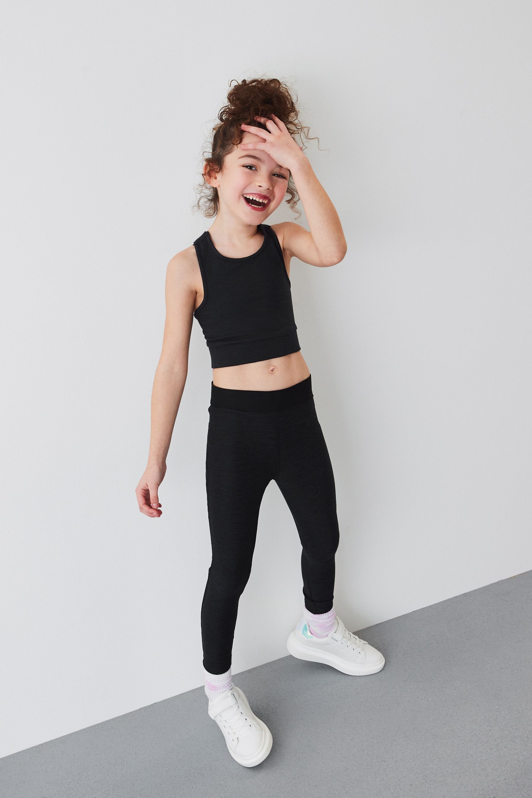 Sportswear crop tops discount