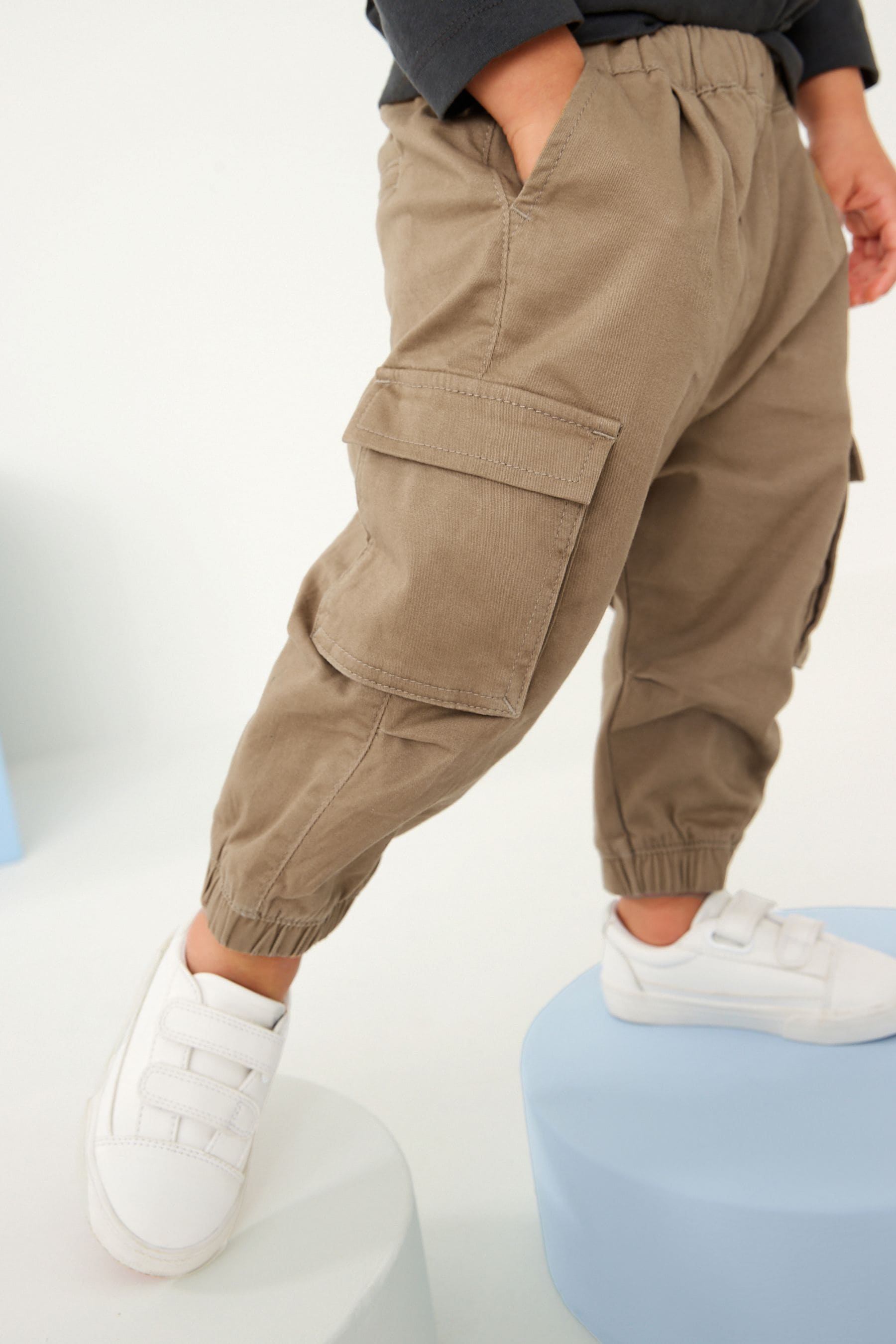 Tan combat trousers top