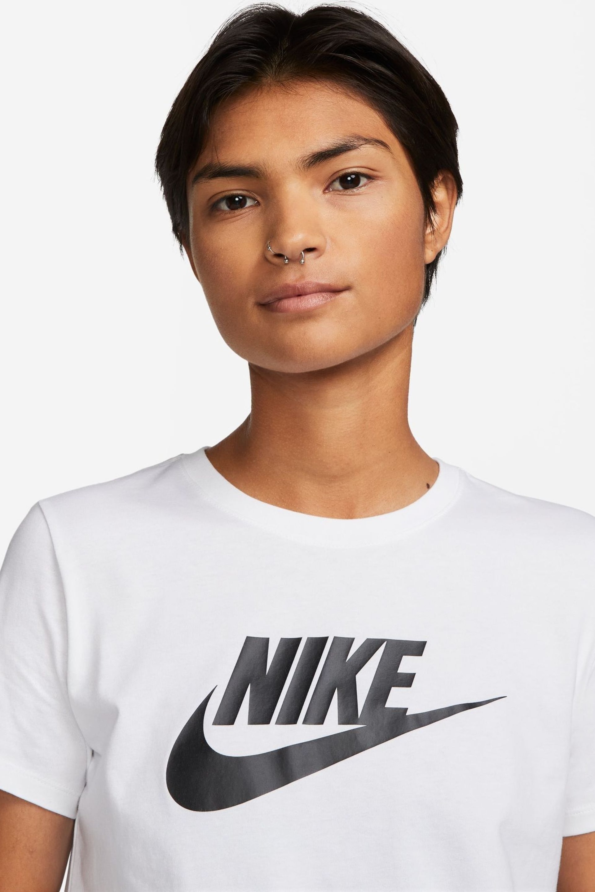 Nike White Essential Icon T-Shirt - Image 4 of 4