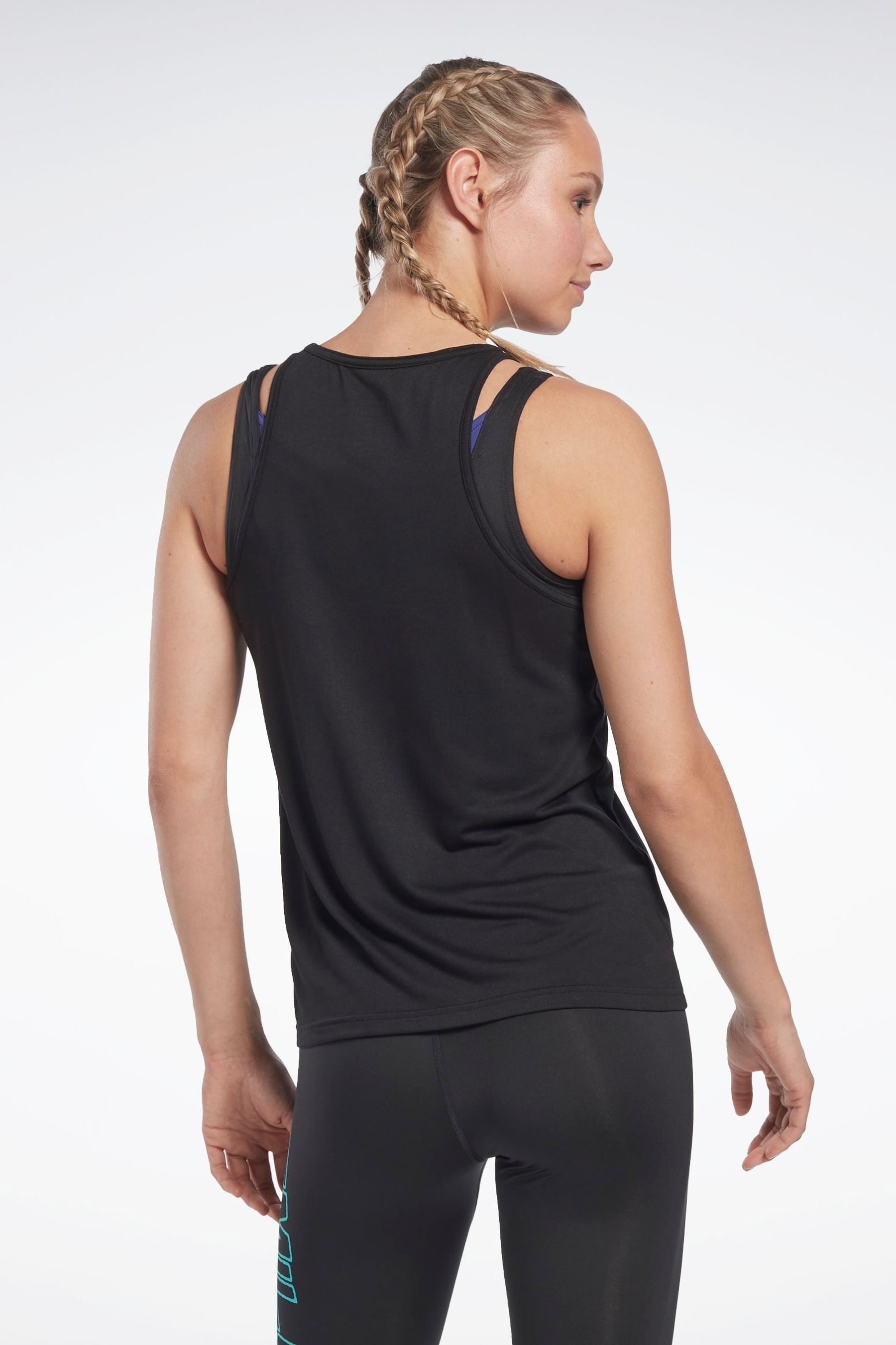 Les mills clothing clearance shop