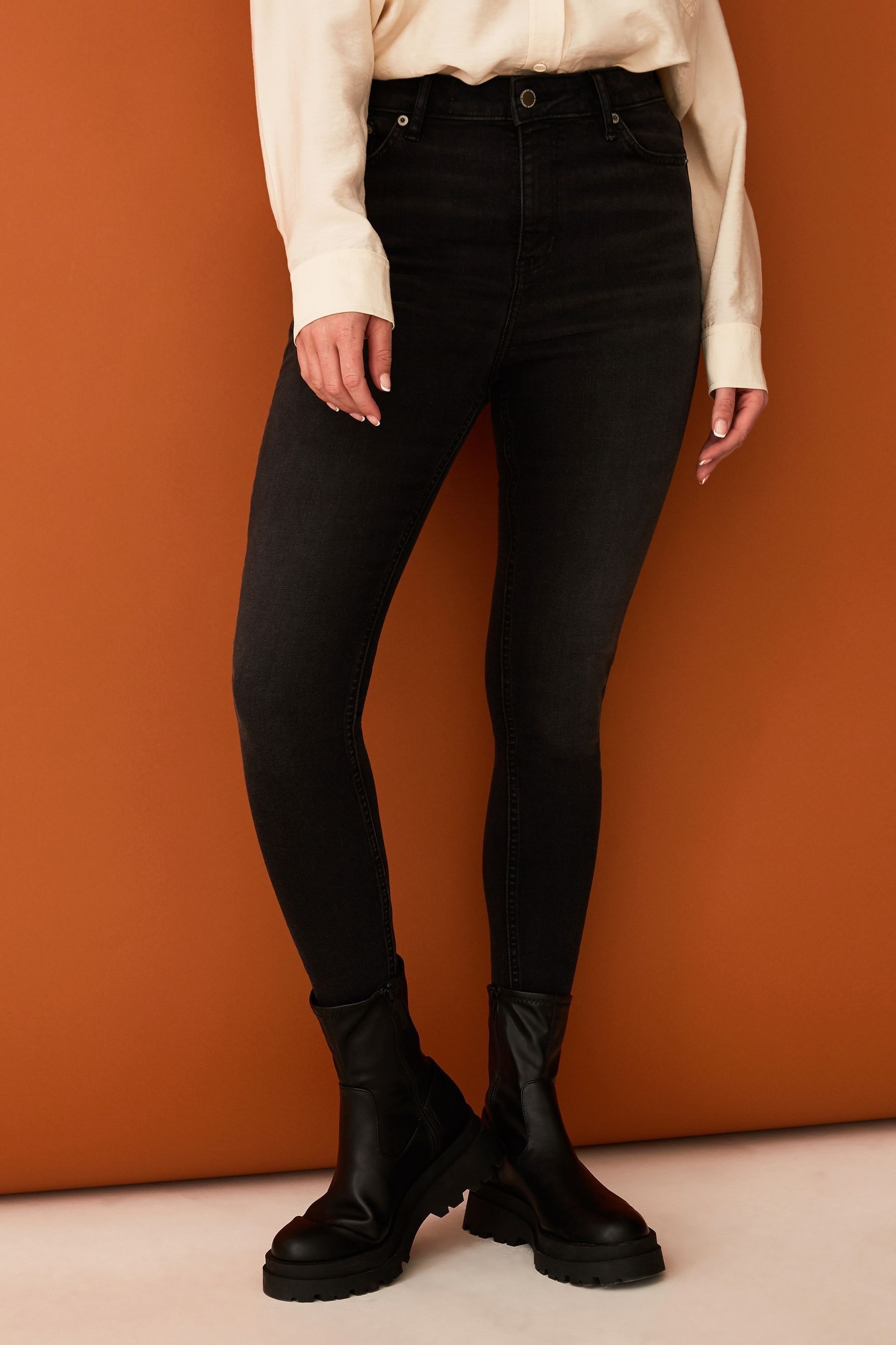 F&f jeans next store