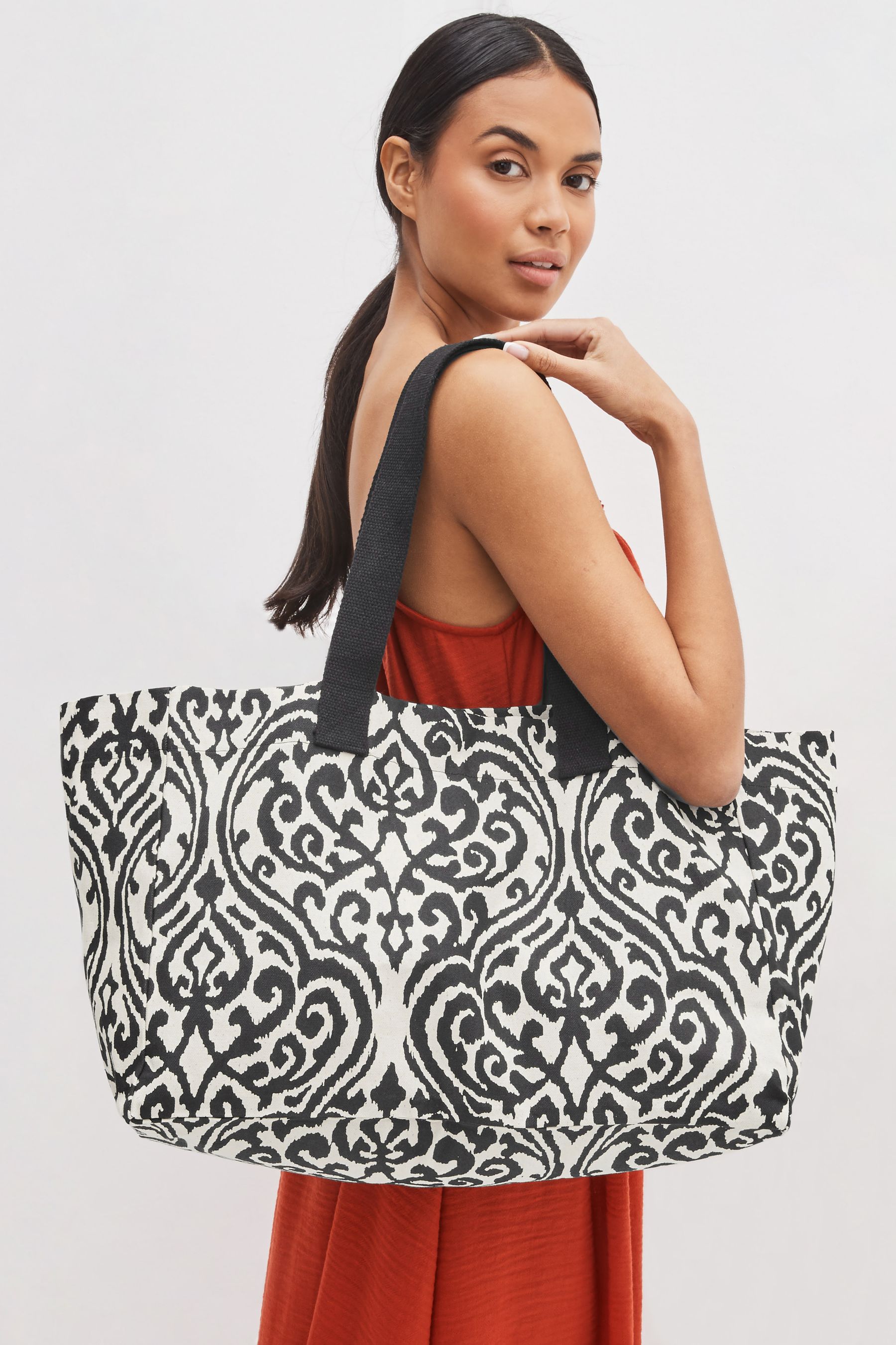 Next beach bag store