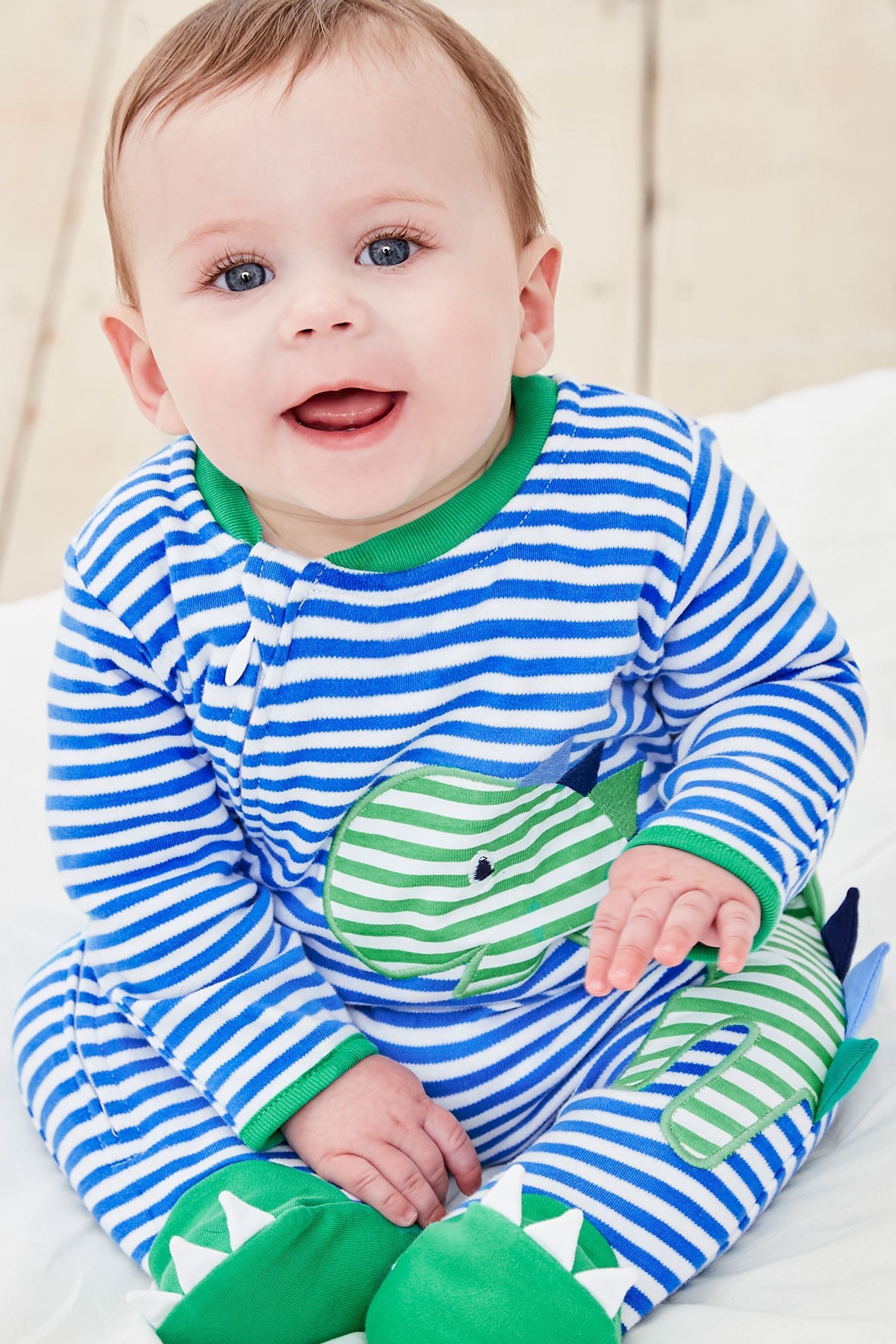 Comprar Pelele de bebe de algodon con cremallera y aplicaciones de JoJo Maman Bebe from Next Spain