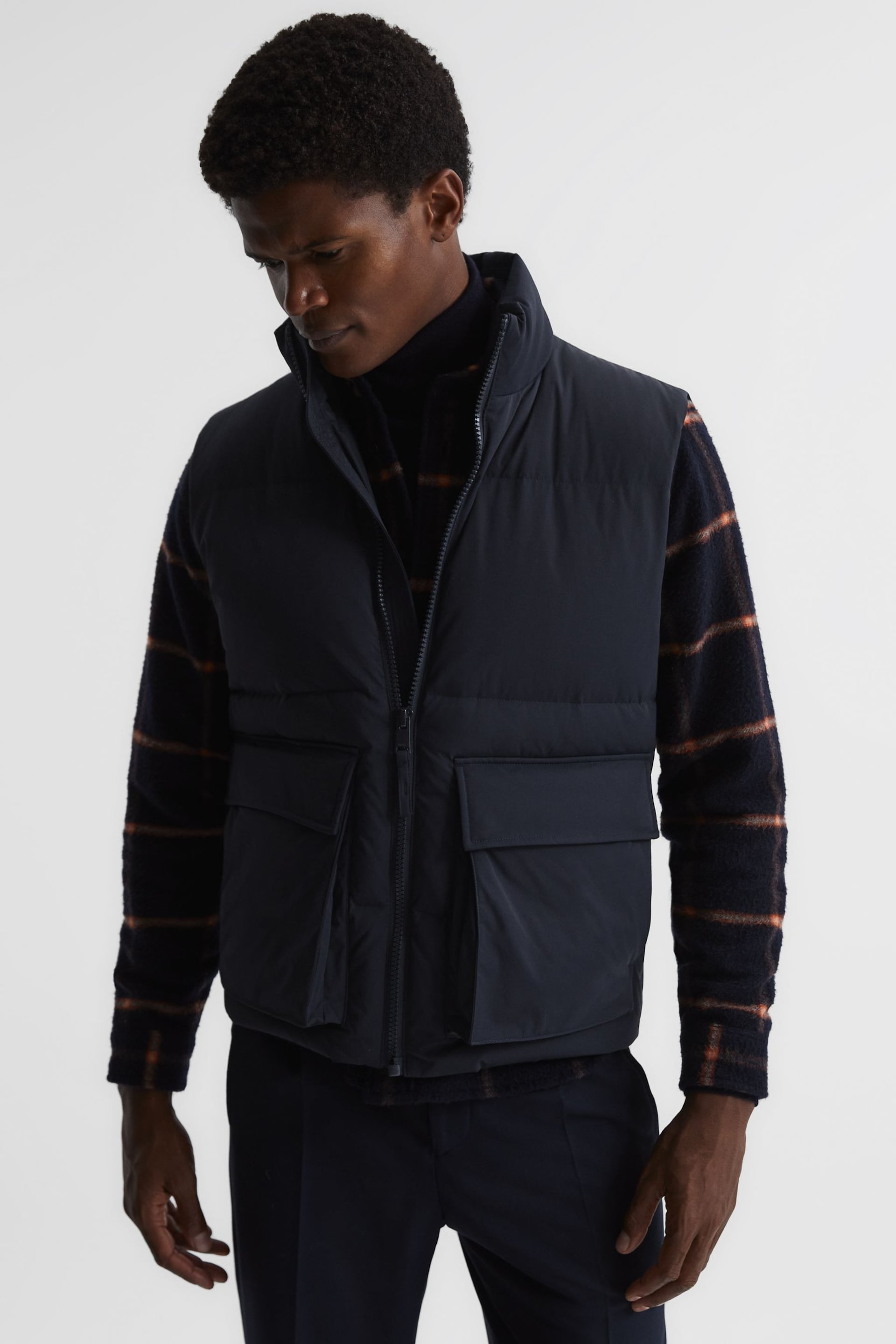 Reiss Navy Westbrook Funnel Neck Puffer Gilet - Image 1 of 7