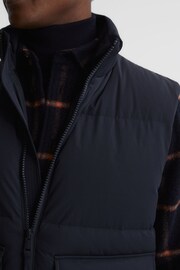 Reiss Navy Westbrook Funnel Neck Puffer Gilet - Image 4 of 7