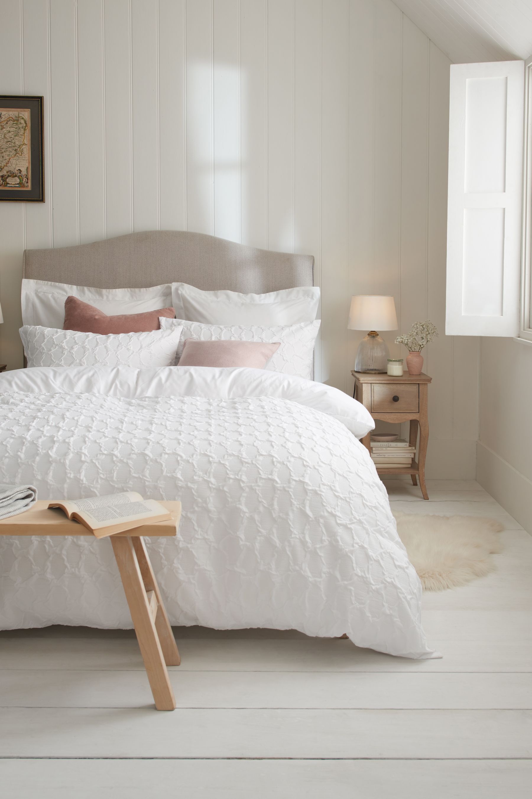 White Textured Embossed Square Pattern Bedding Duvet Cover and Pillowcase Set