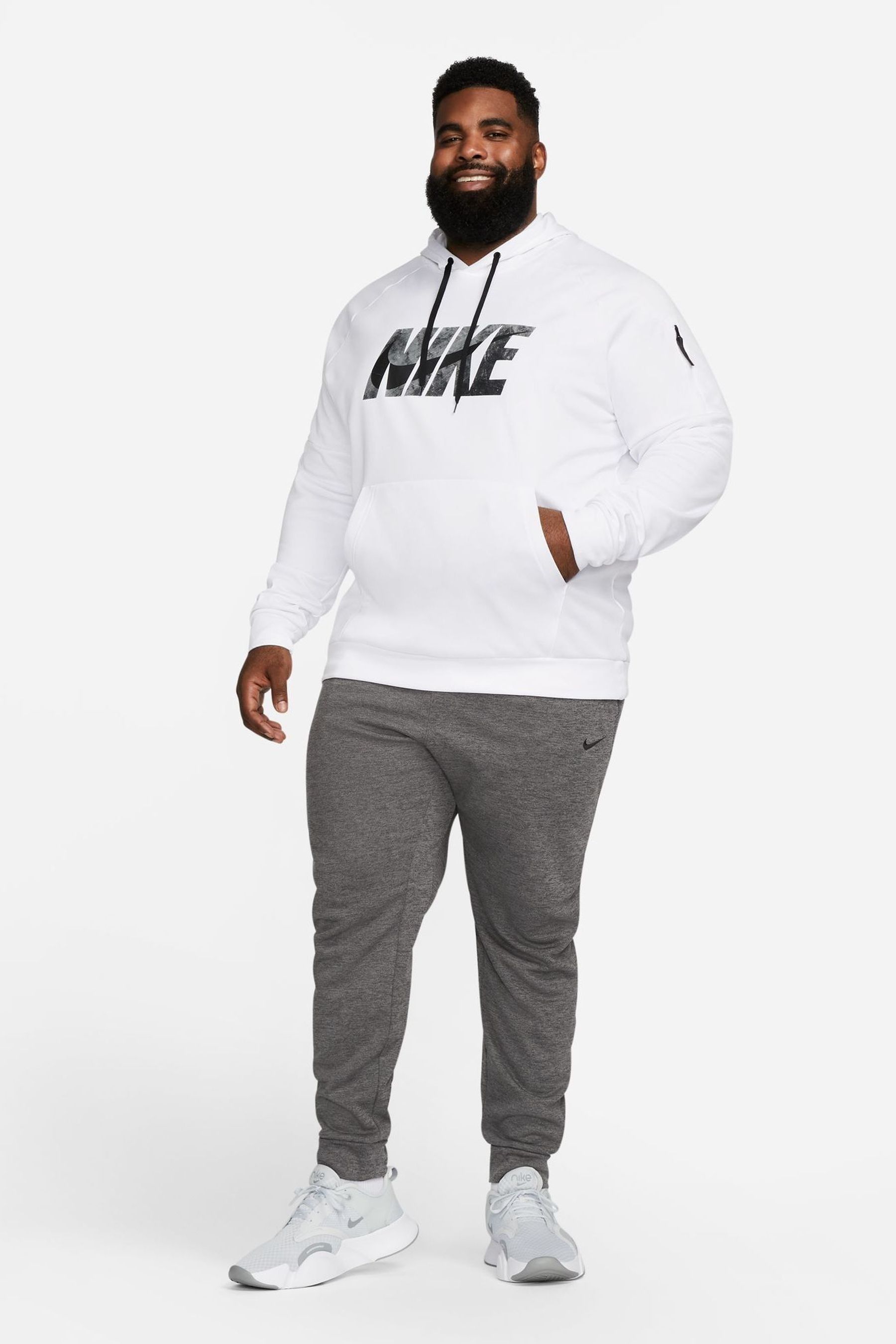 Nike training joggers online