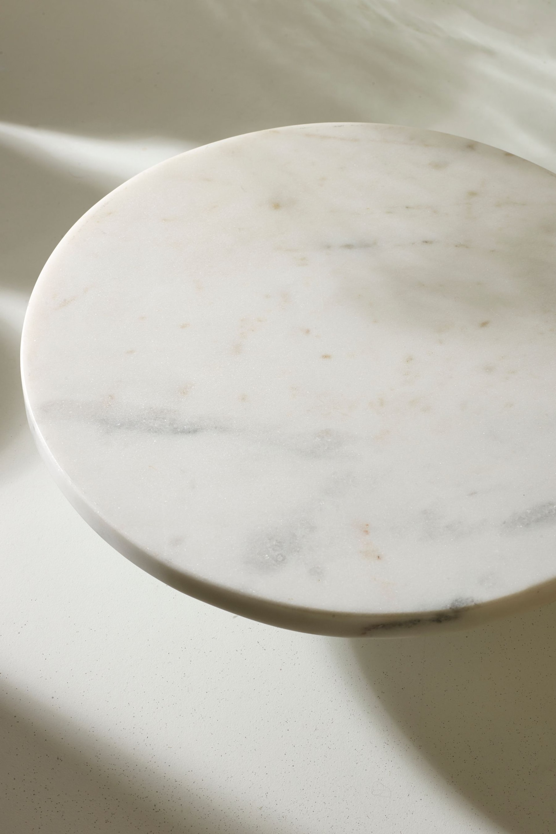 White Marble and Mango Wood Cake Stand - Image 3 of 4