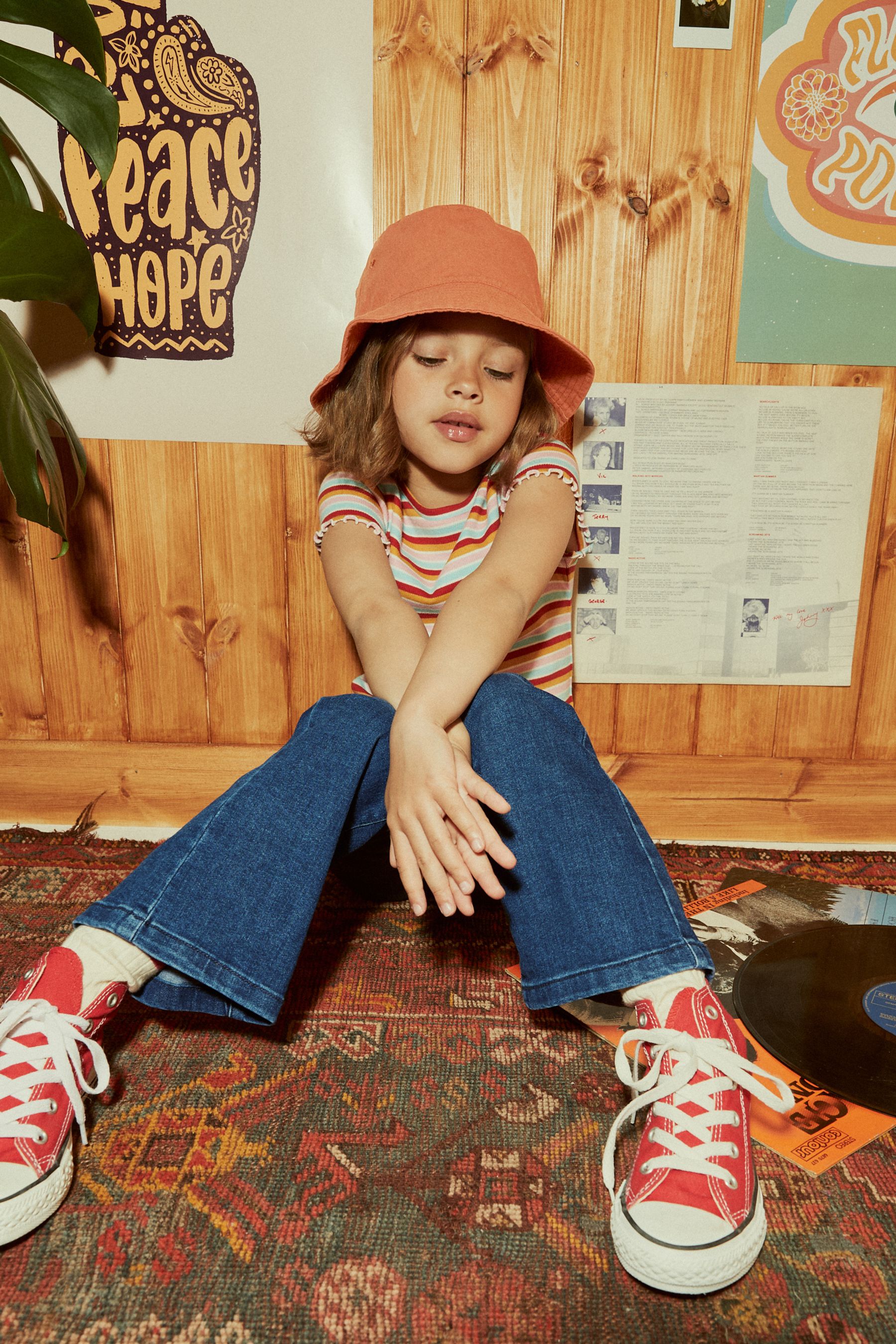 Converse and flare jeans outlet