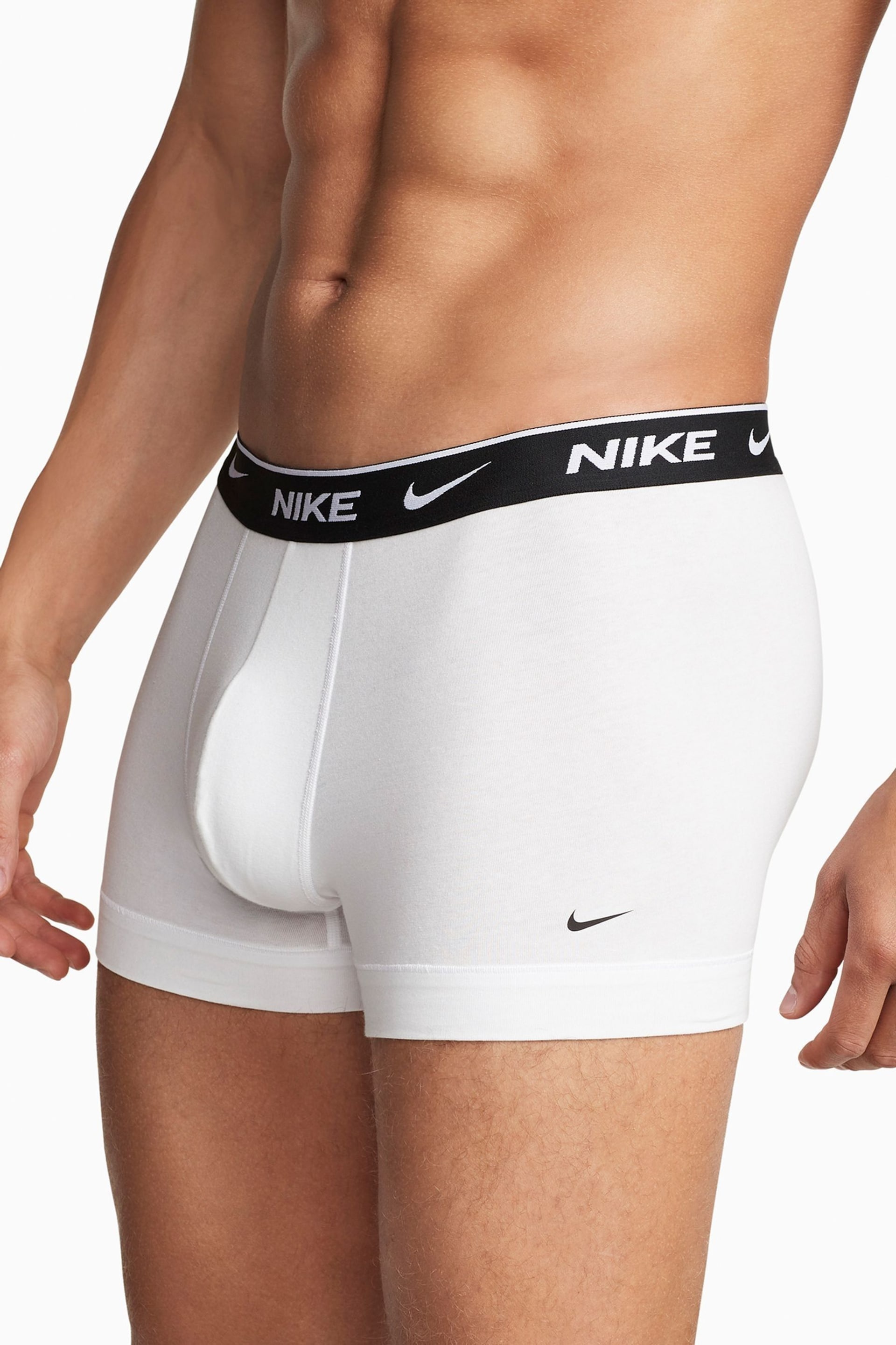 Nike White Everyday Cotton Stretch Trunks 3 Pack - Image 4 of 4