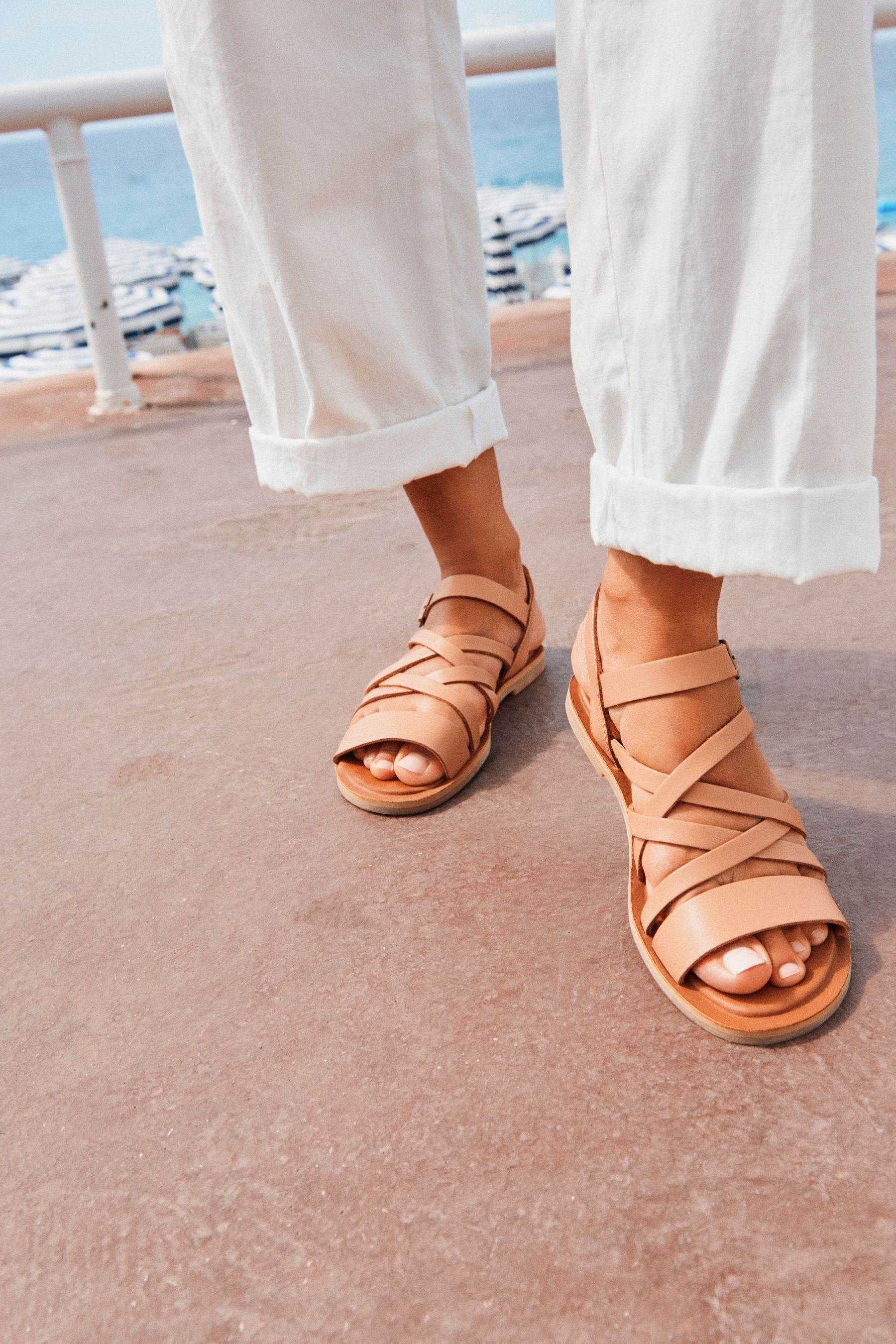 Toms leather sandals top