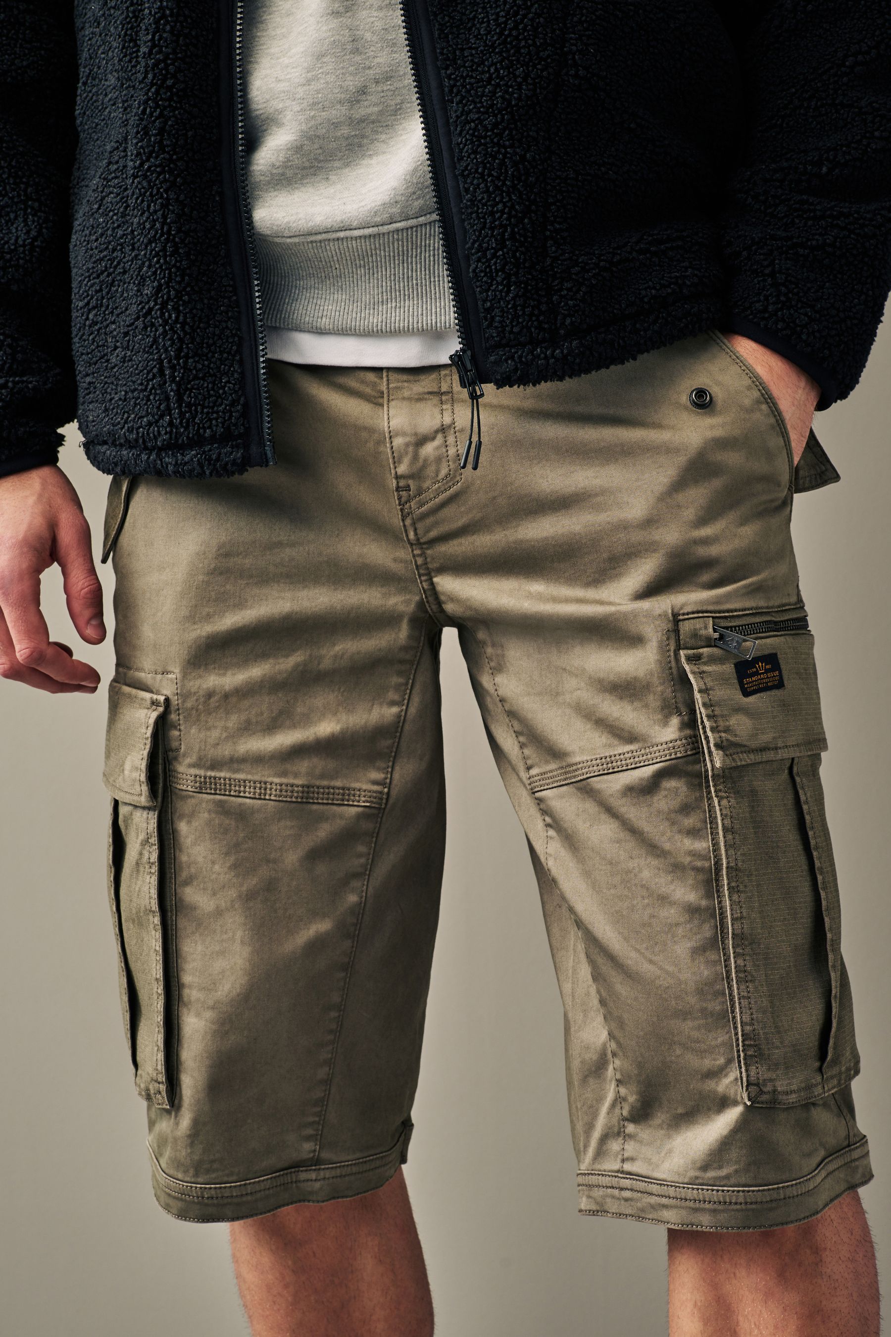 Three quarter length cargo shorts sales