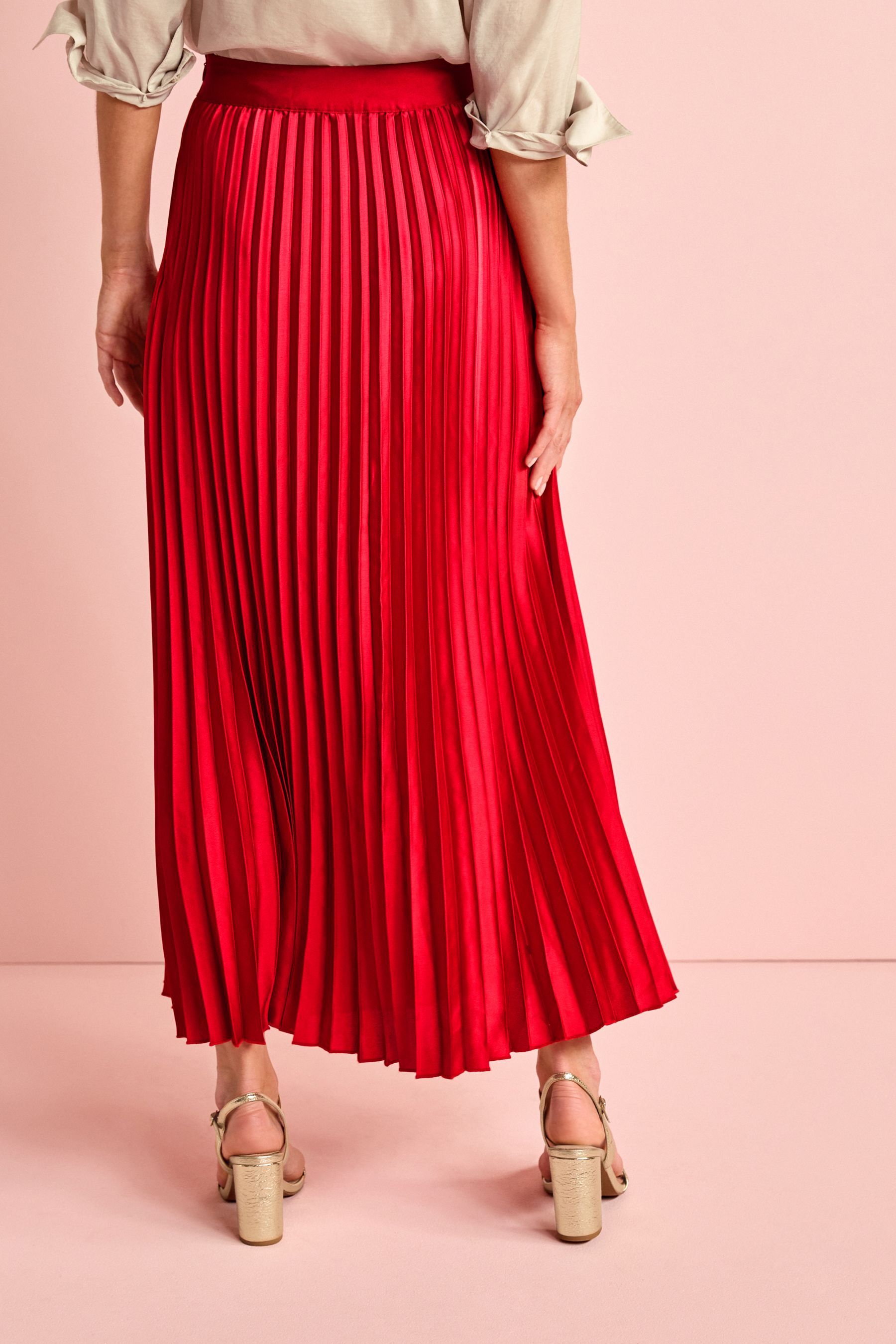 Pink and red pleated midi skirt 2025