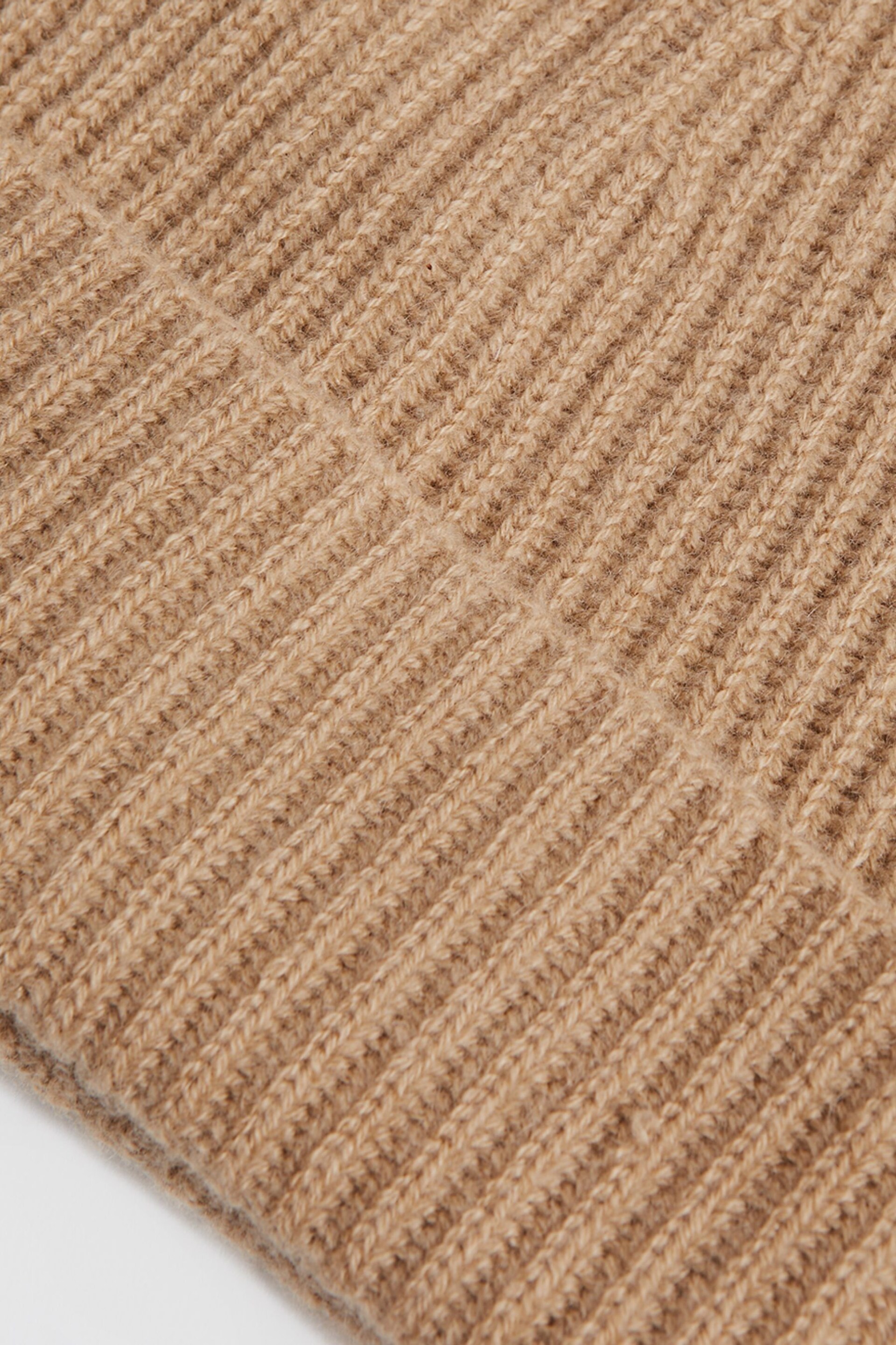 Reiss Camel Cara Cashmere Ribbed Beanie Hat - Image 4 of 4