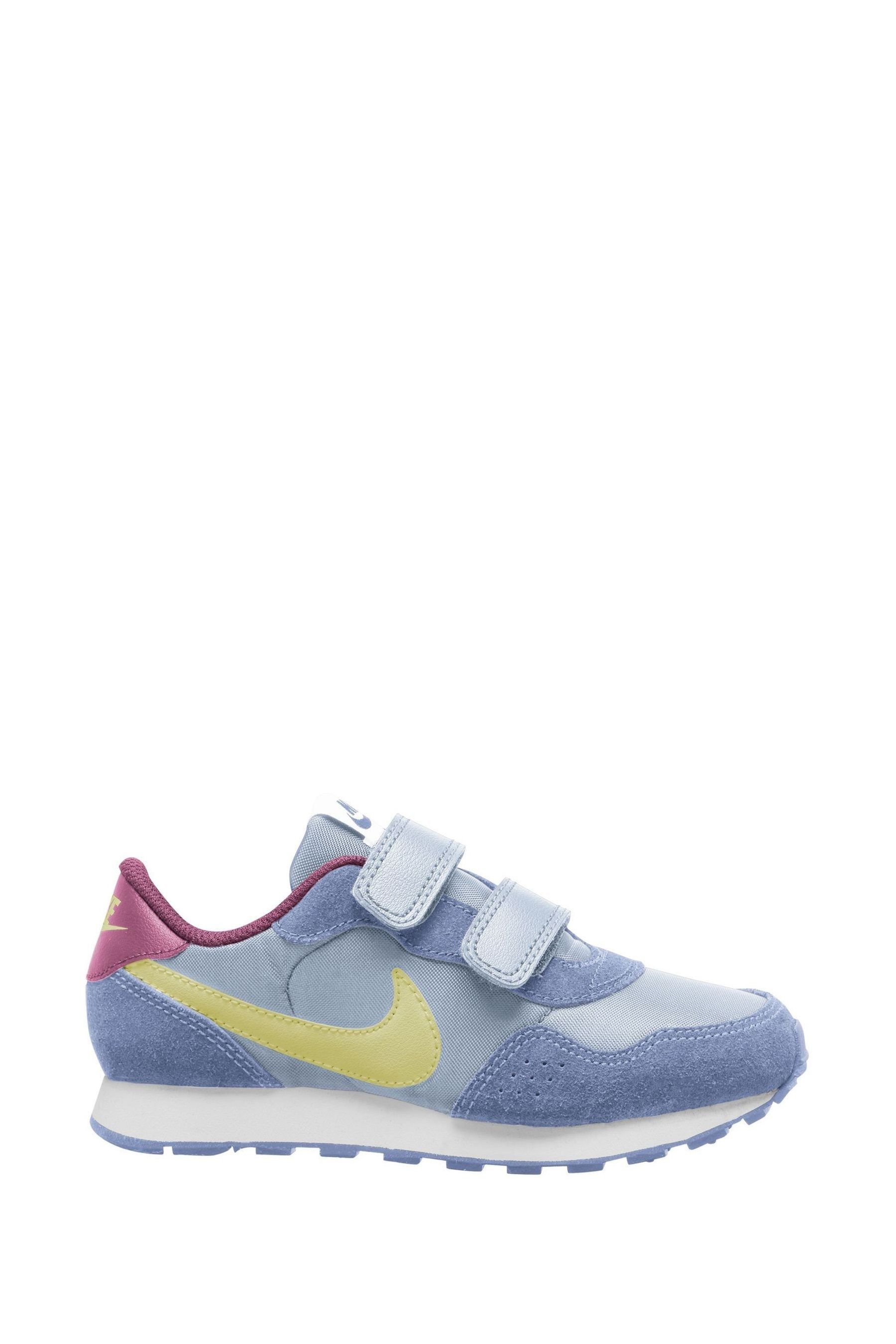 Lilac nike trainers deals