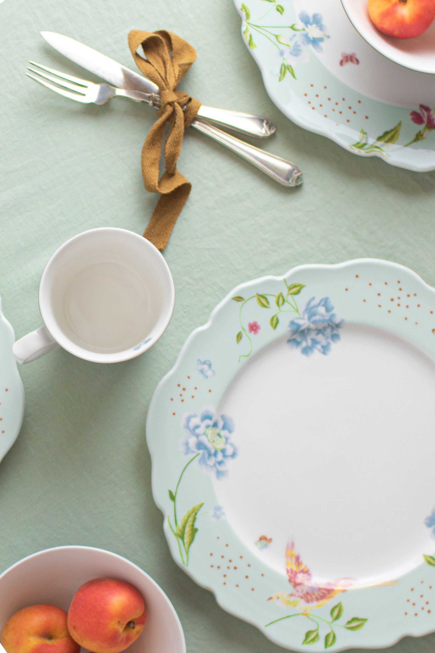 Laura Ashley 12 Piece Blue Heritage Collectables Dinner Set