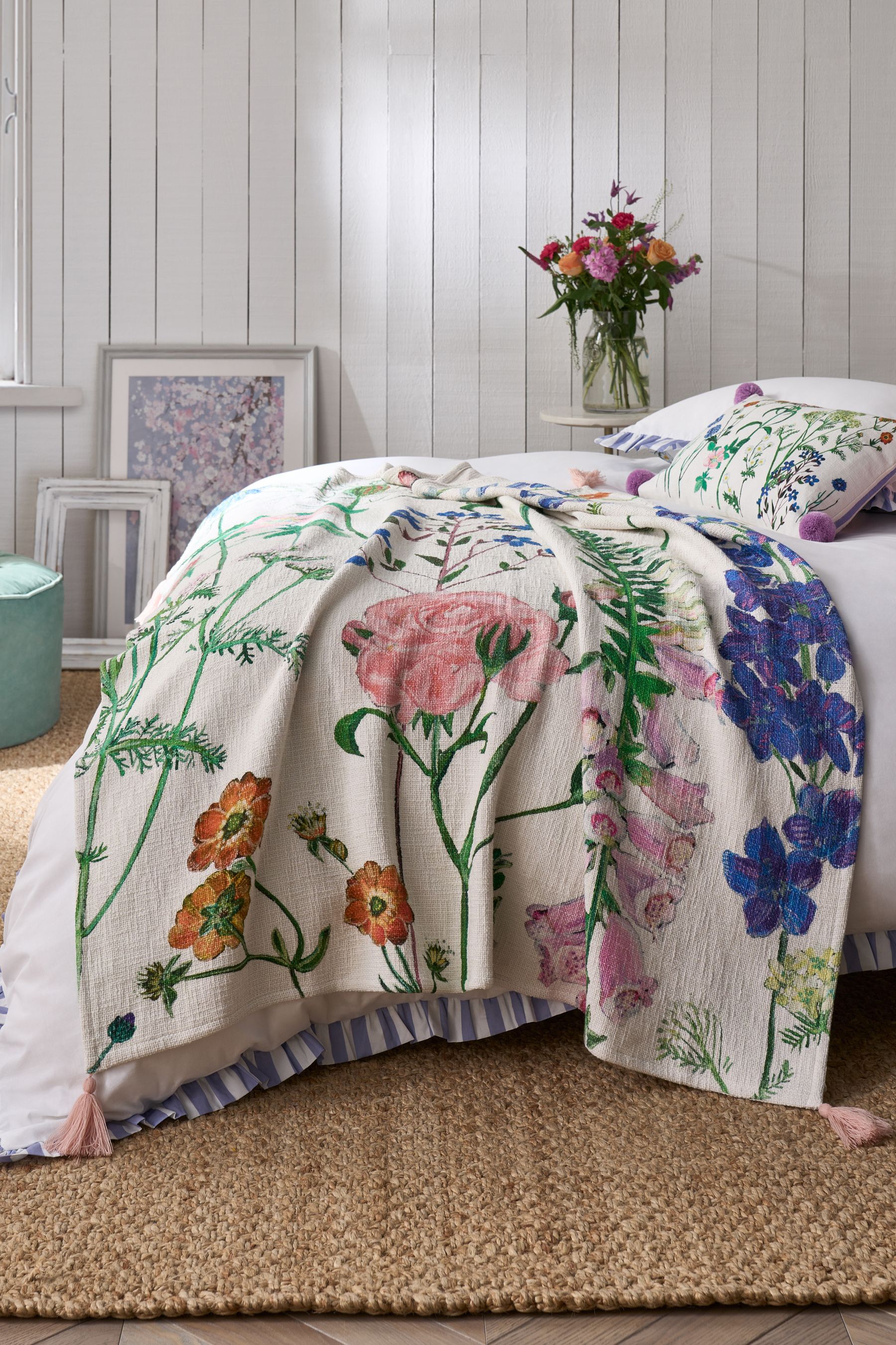 Floral bed throw 2025