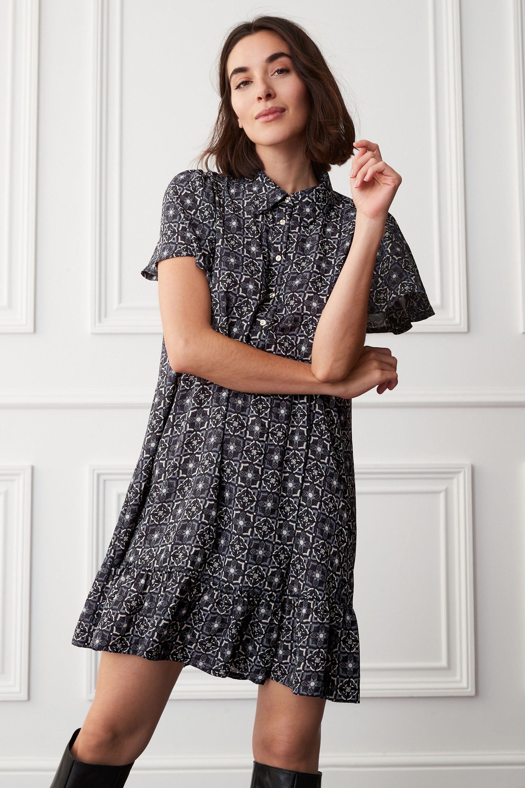 Next geo dress shop