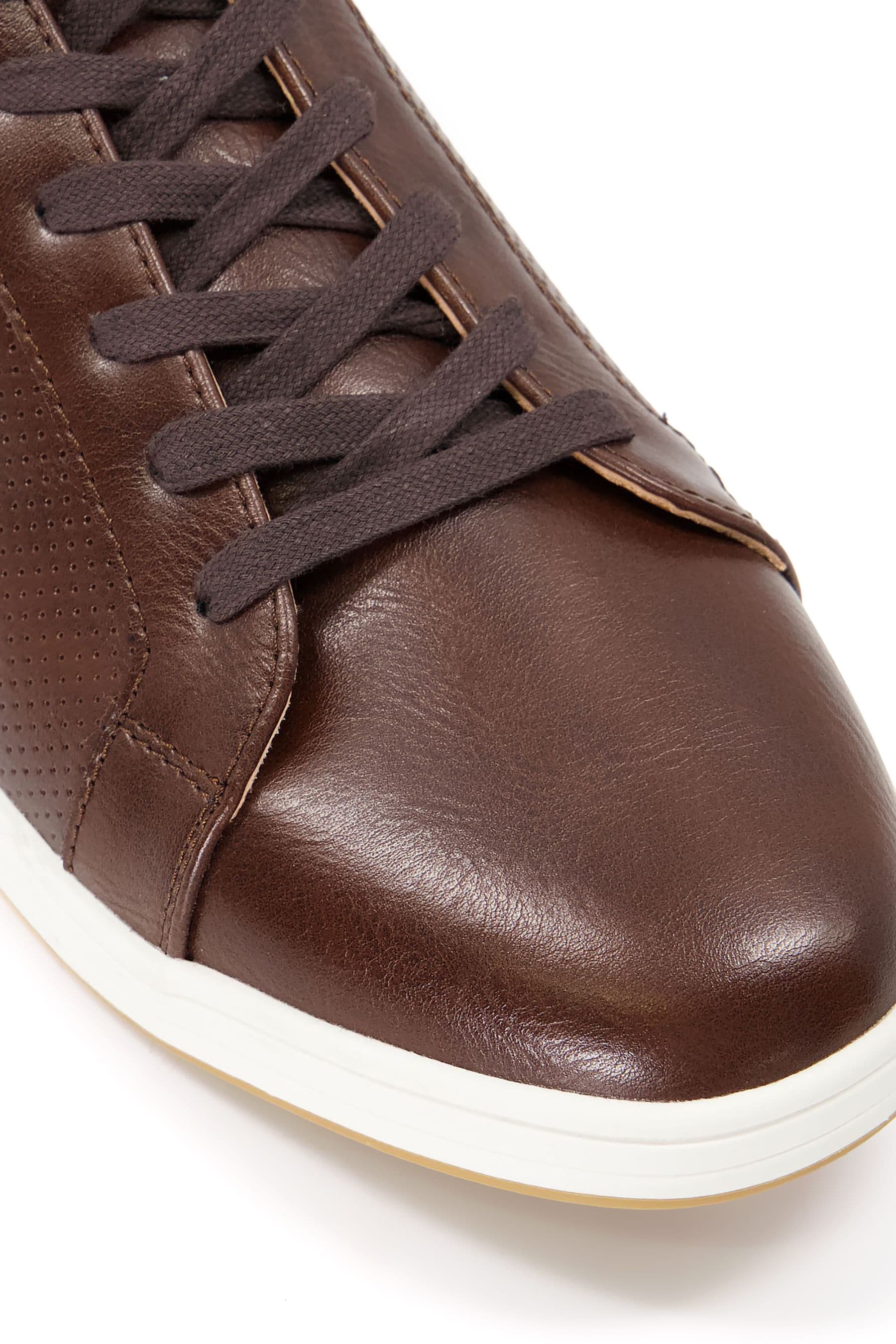 Enty trainers clearance