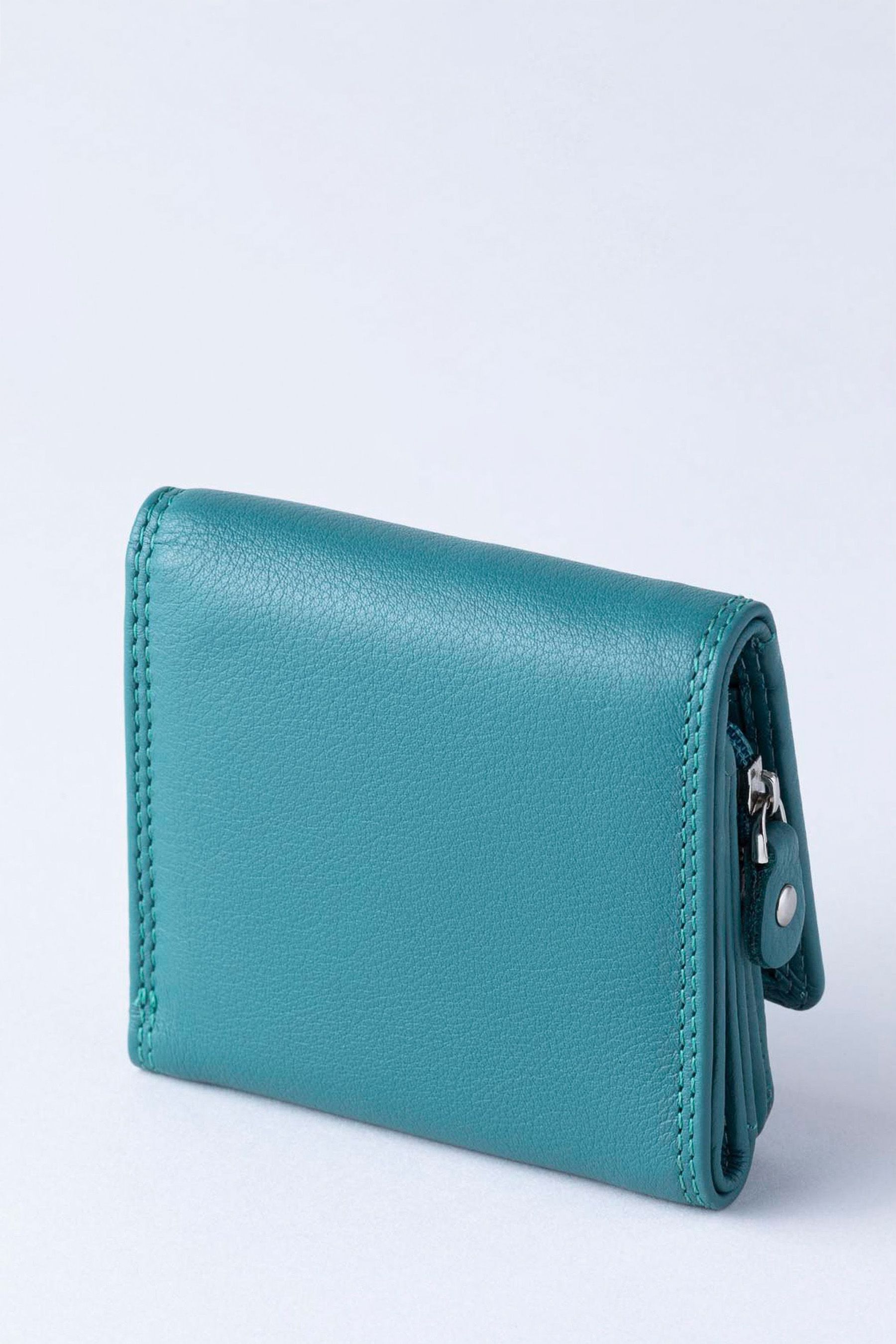 Small purse next 2025