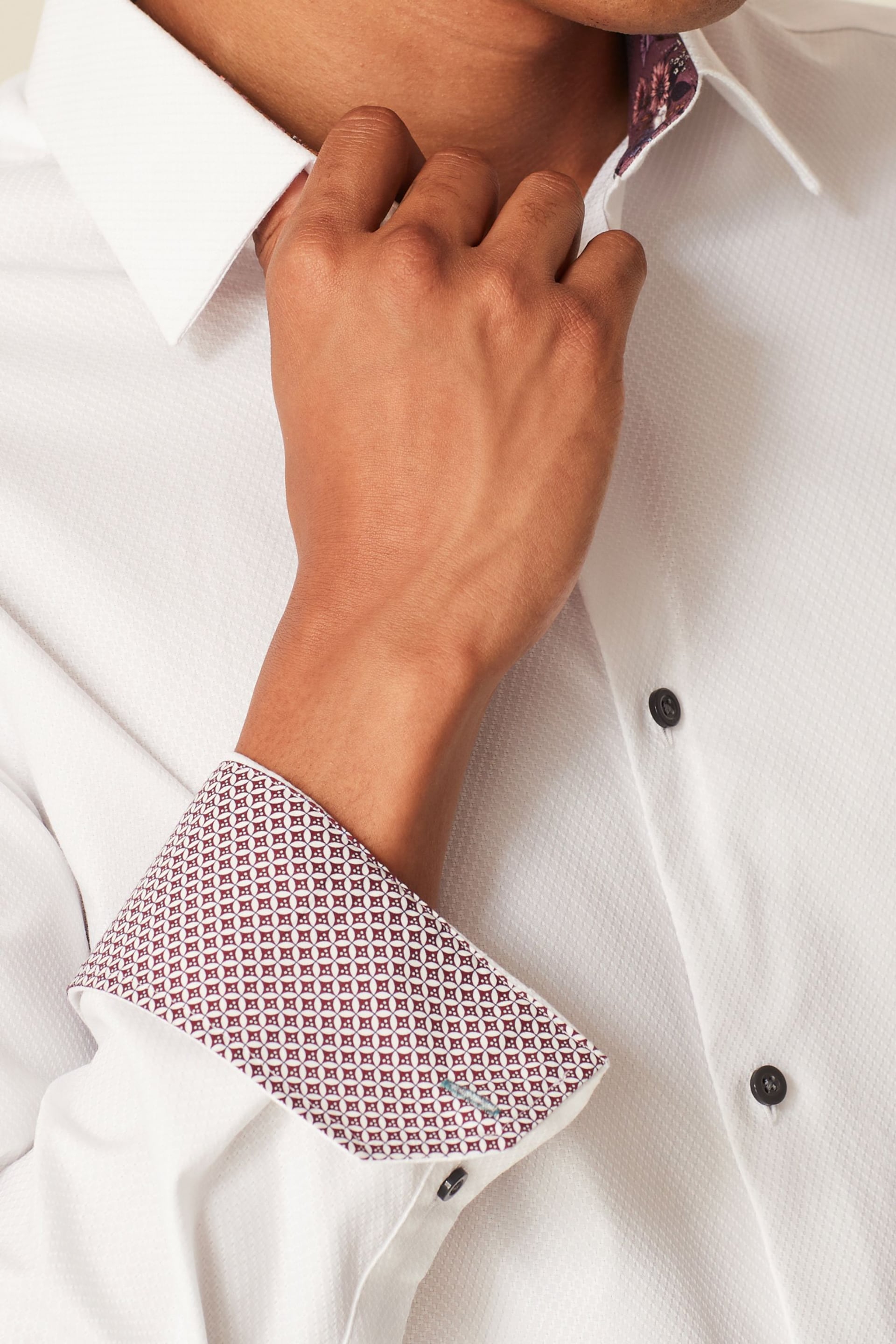 White Slim Fit Cotton Textured Trimmed Single Cuff Shirt - Image 5 of 8