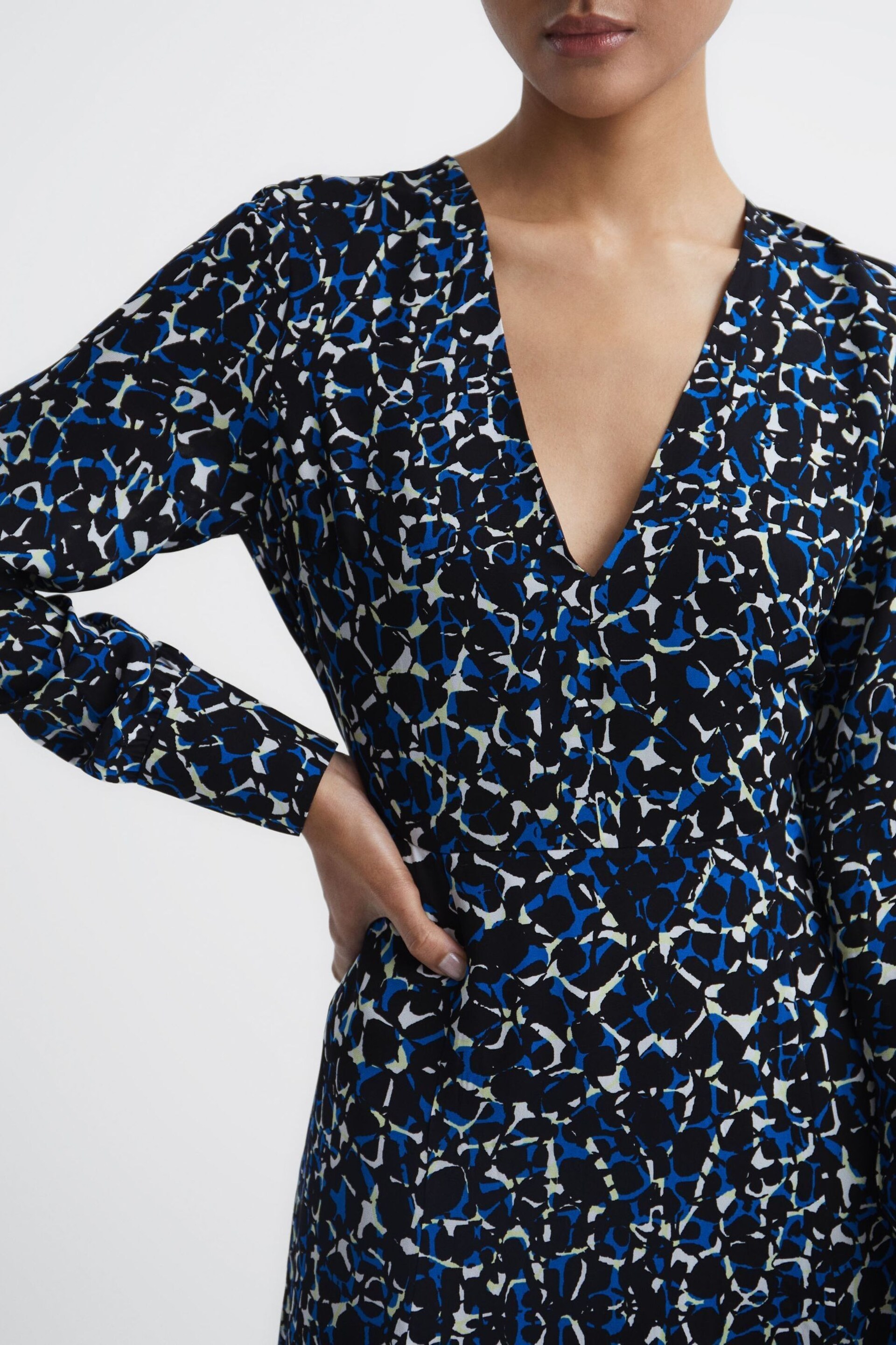 Reiss Navy/Blue Greta Long Sleeve Printed Midi Dress - Image 4 of 7