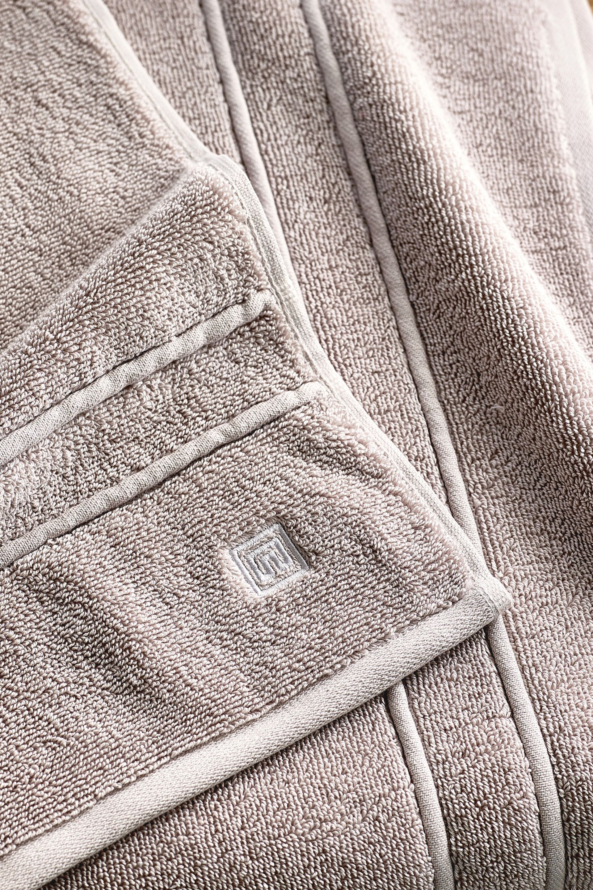 Natural Supersoft Towels 100% Cotton - Image 3 of 4