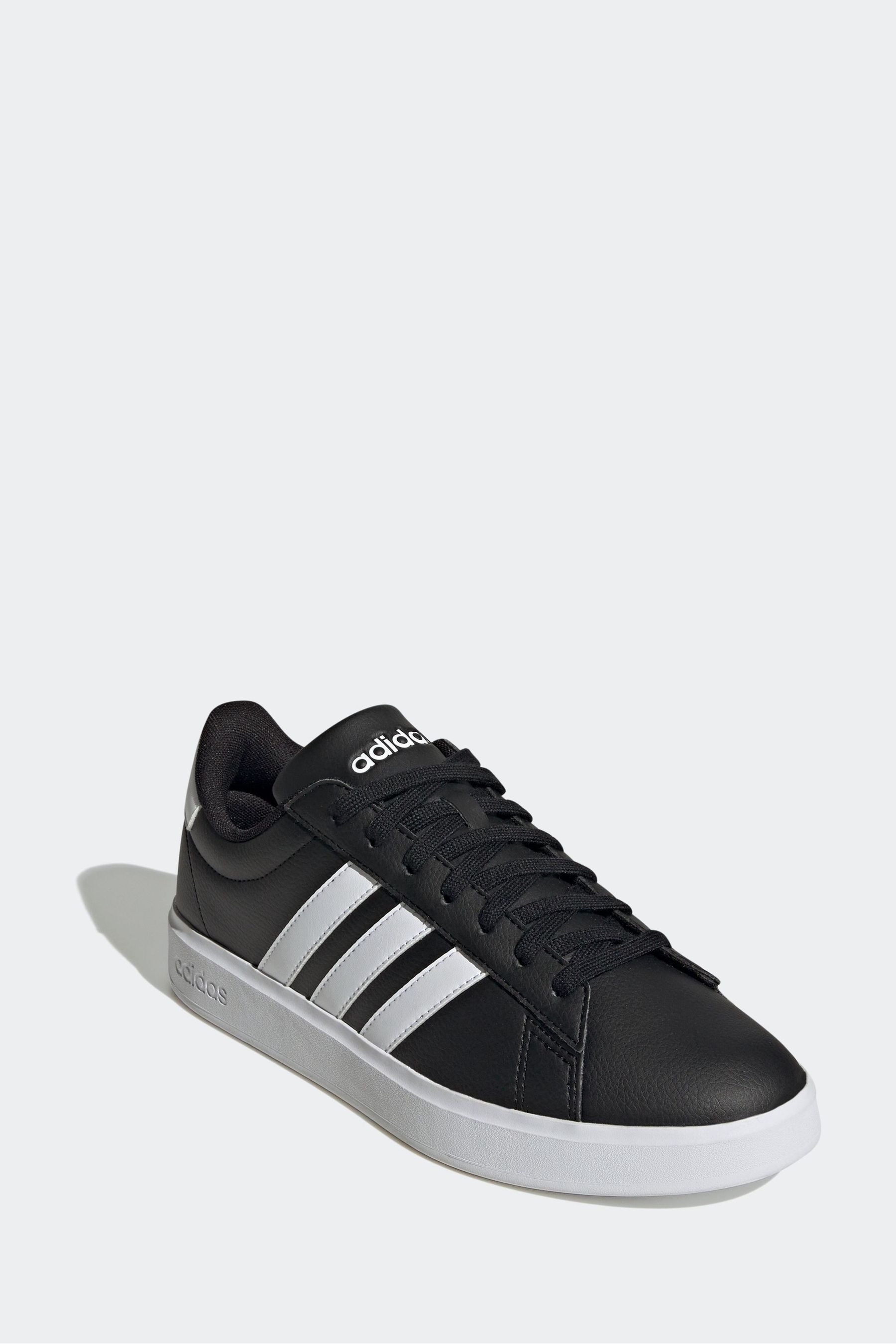 Adidas basquette store