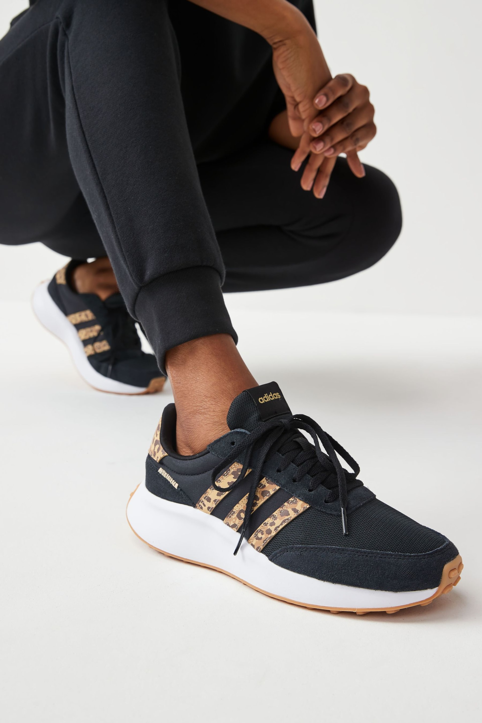 adidas Black Sportswear Run 70S Trainers - Image 3 of 4